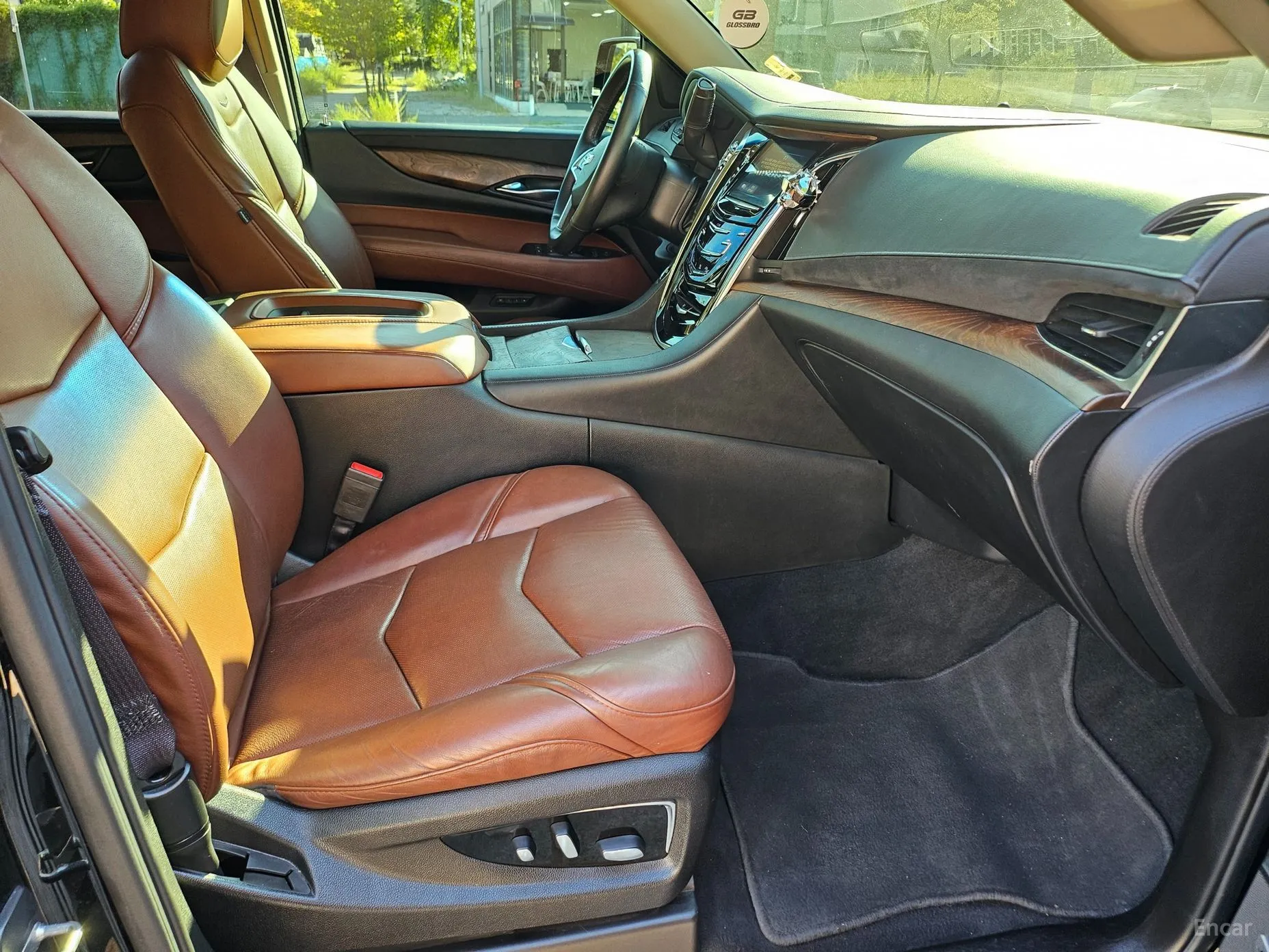 Cadillac Escalade превью 14
