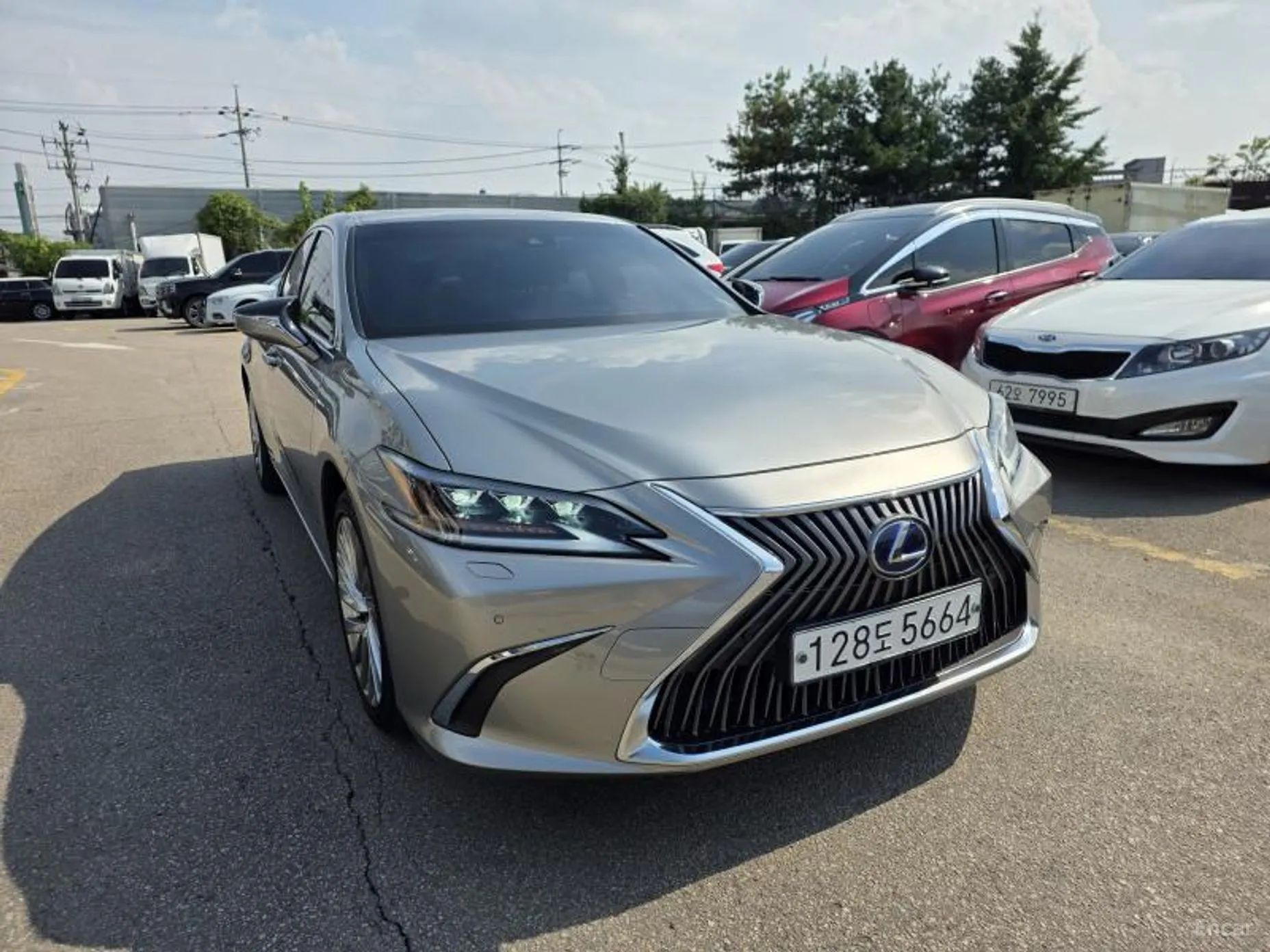 Lexus ES300h 7th Generation
