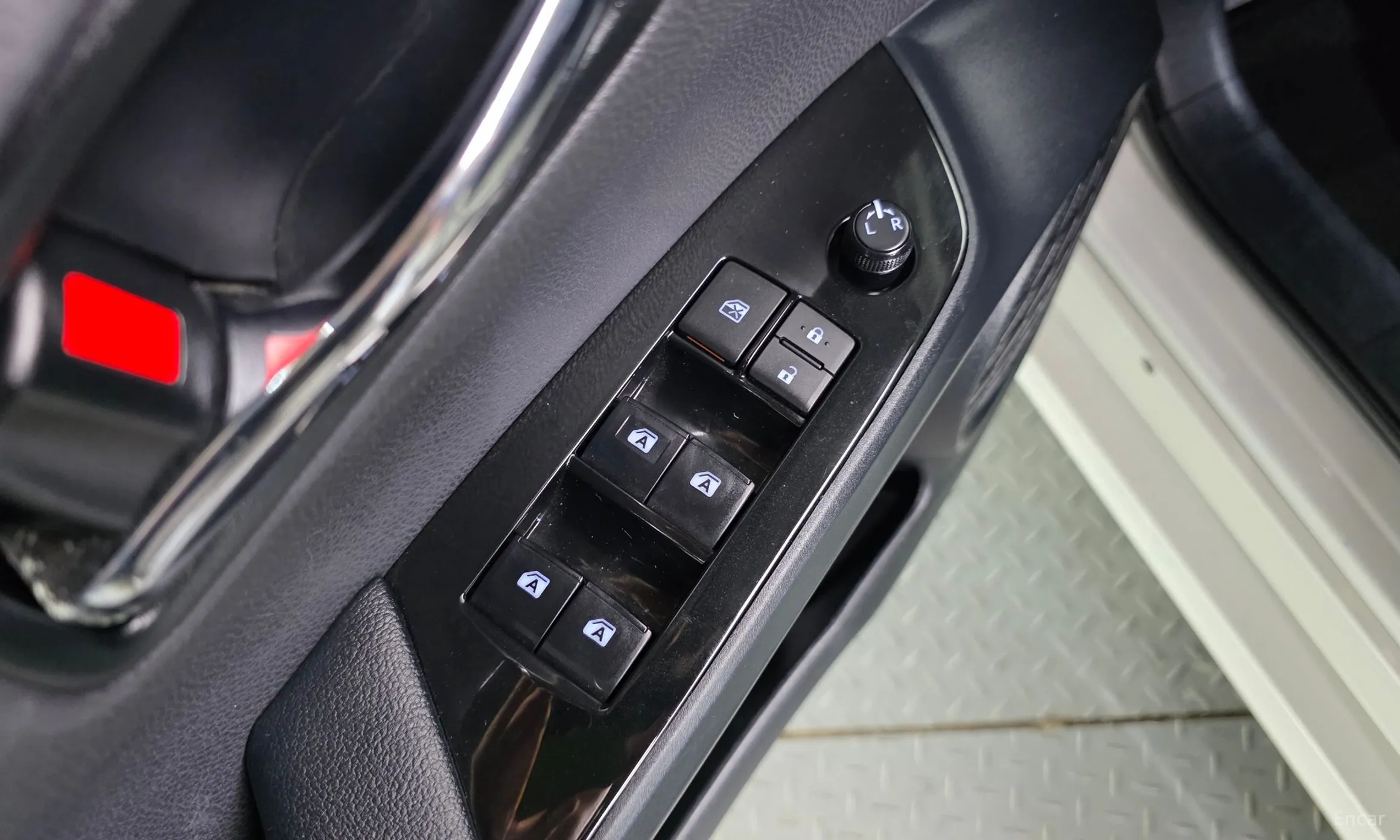 Toyota Prius 4th Generation превью 17