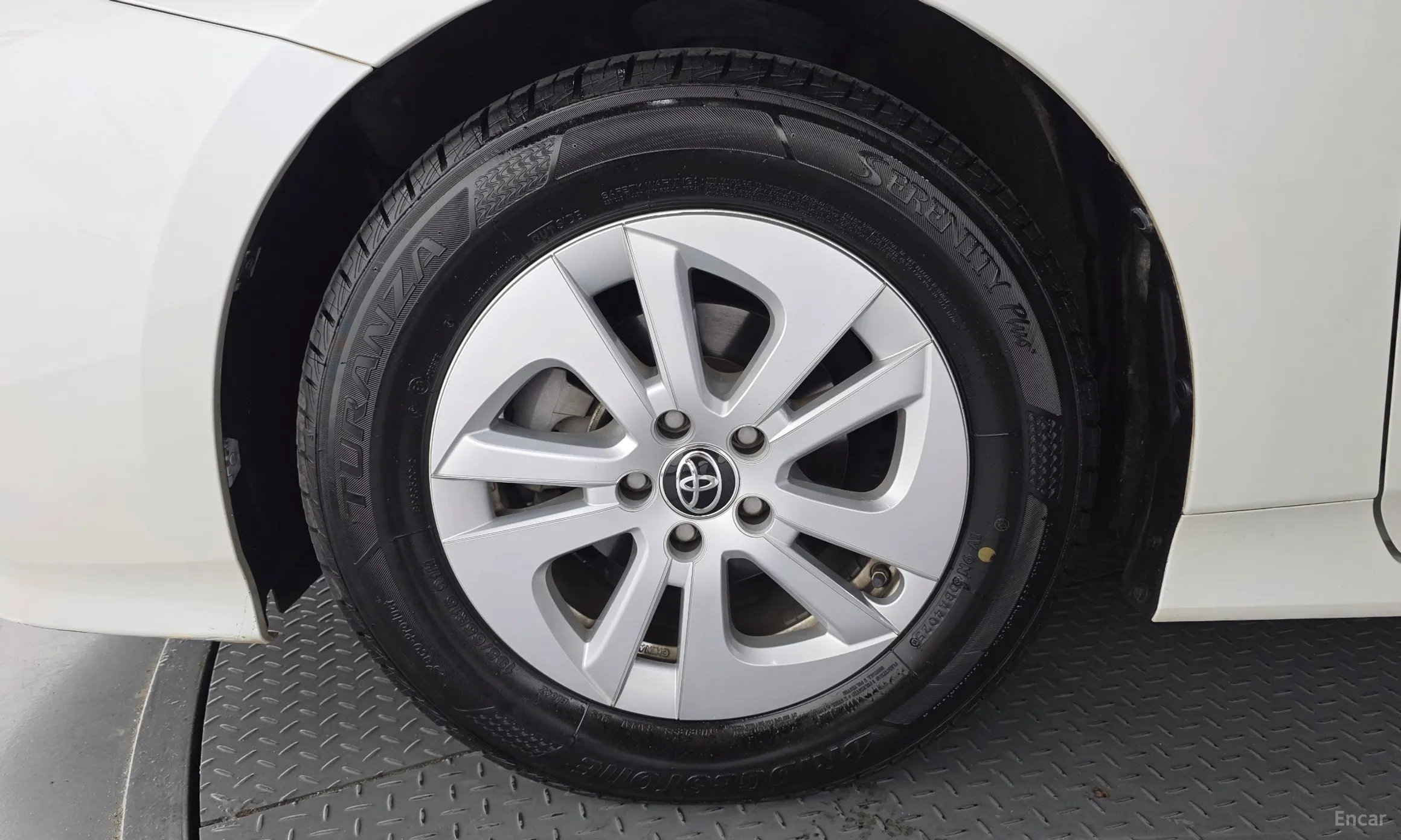 Toyota Prius 4th Generation превью 5