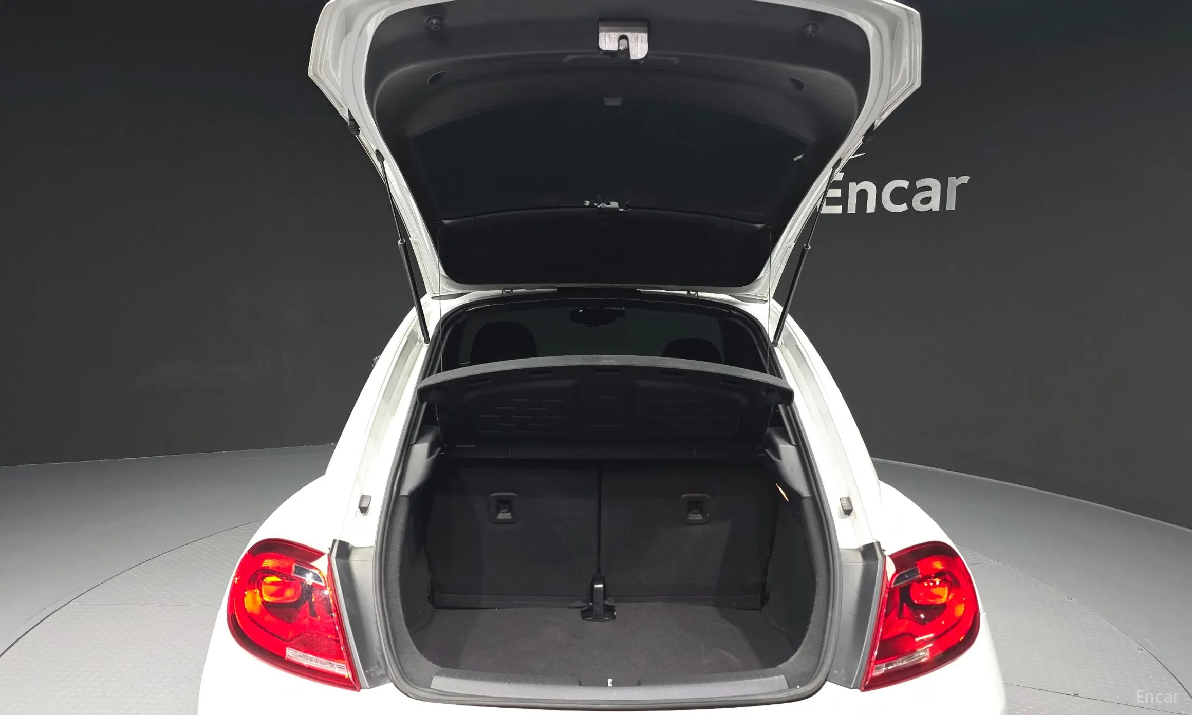Volkswagen The Beetle превью 20