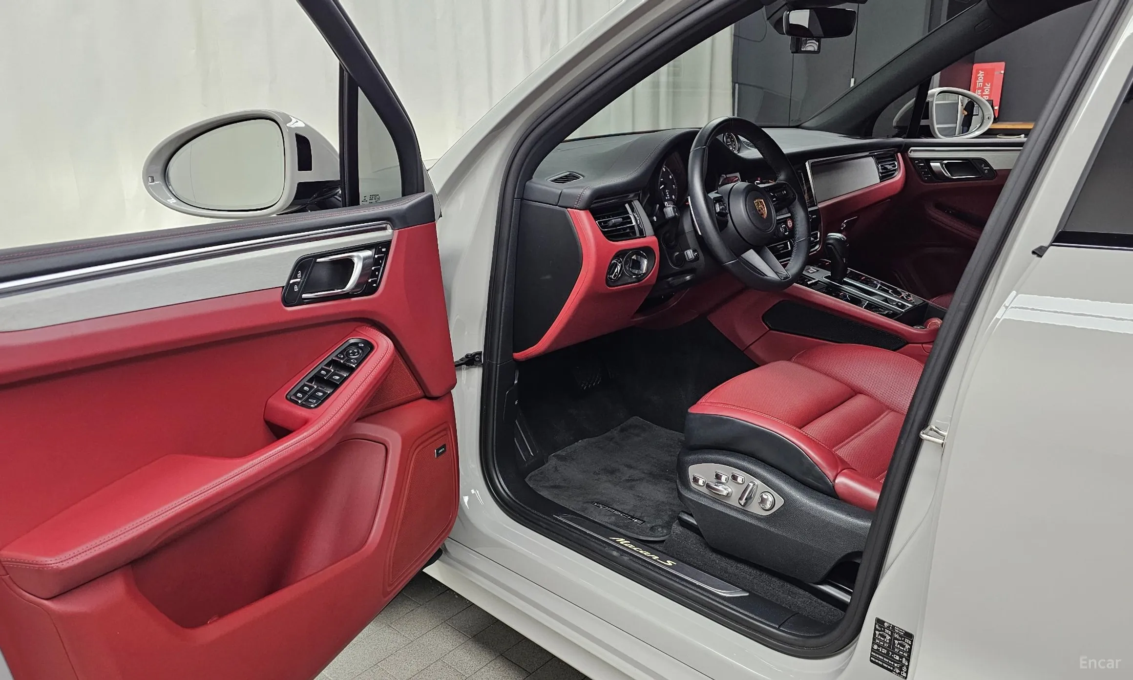 Porsche Macan превью 10