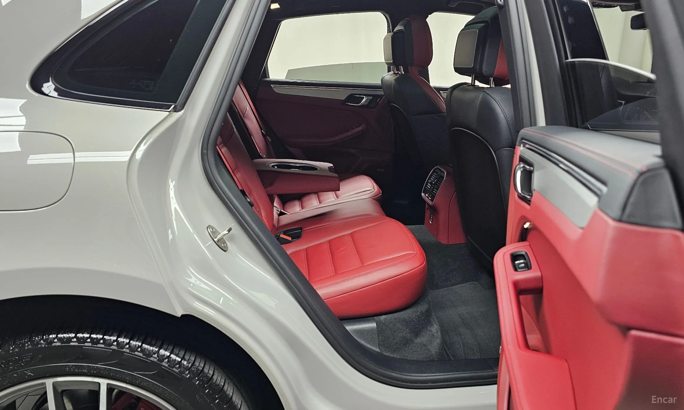 Porsche Macan превью 11