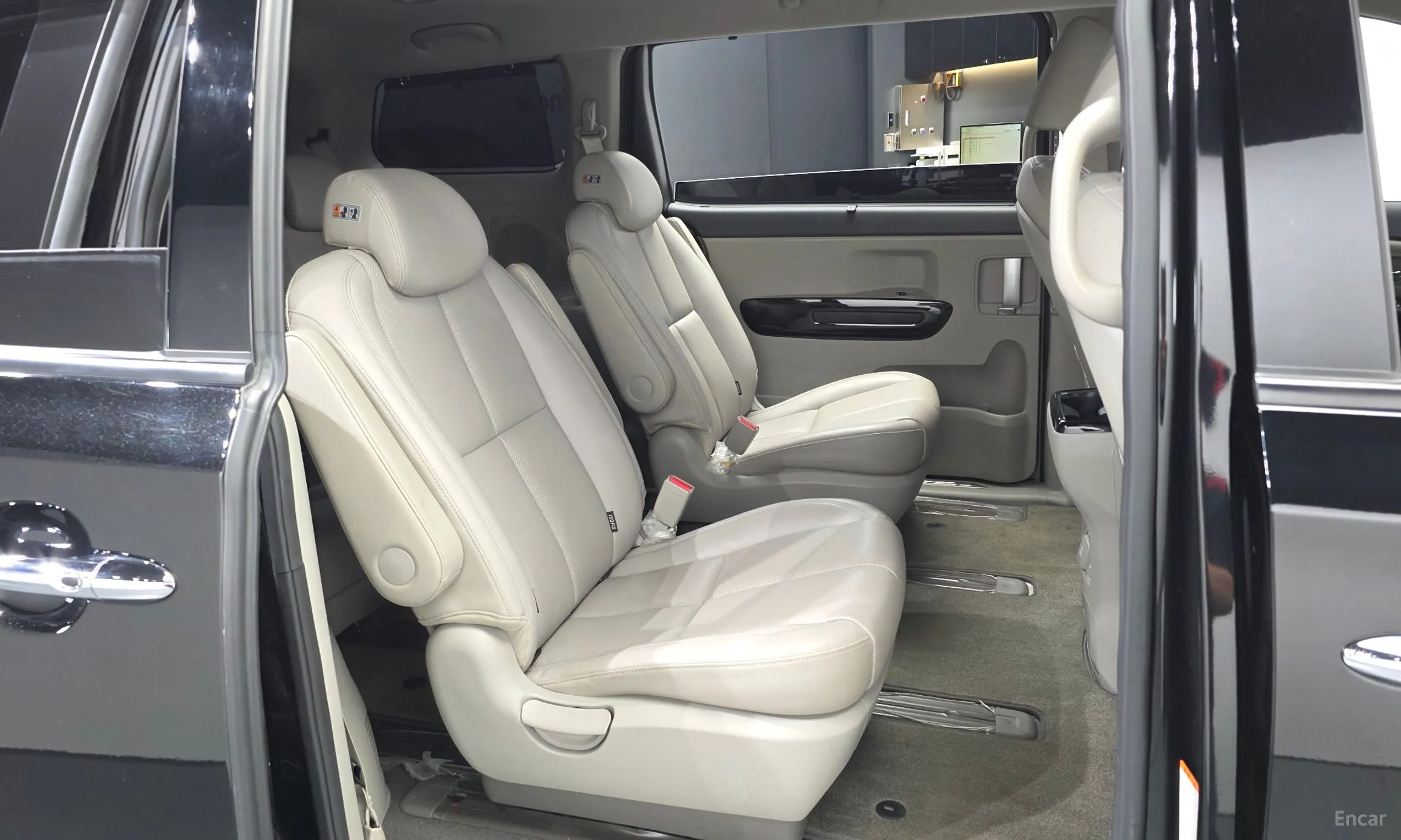 Kia Carnival превью 12