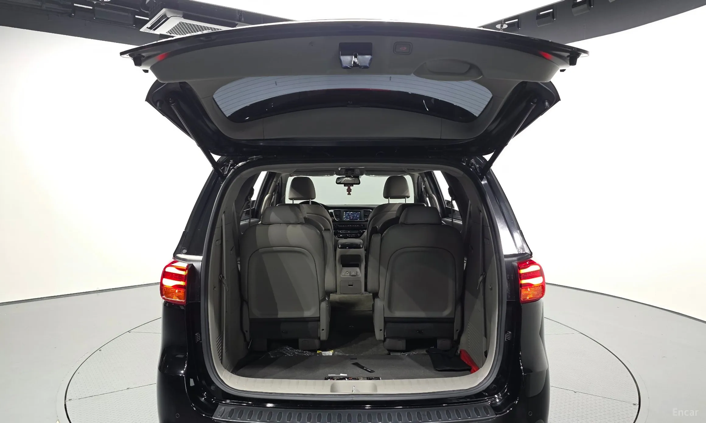 Kia Carnival превью 20