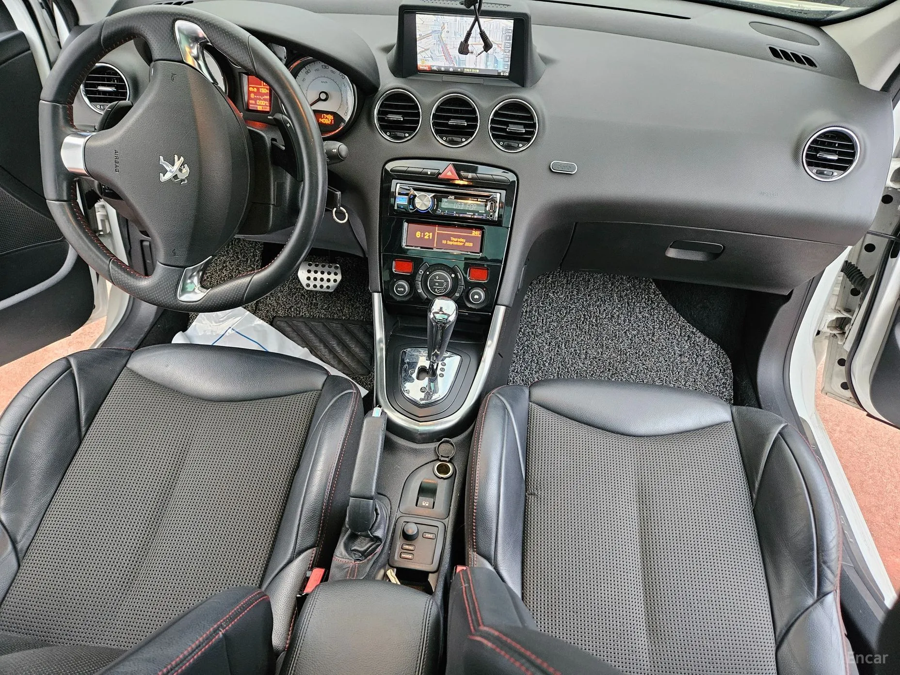 Peugeot 308 превью 10