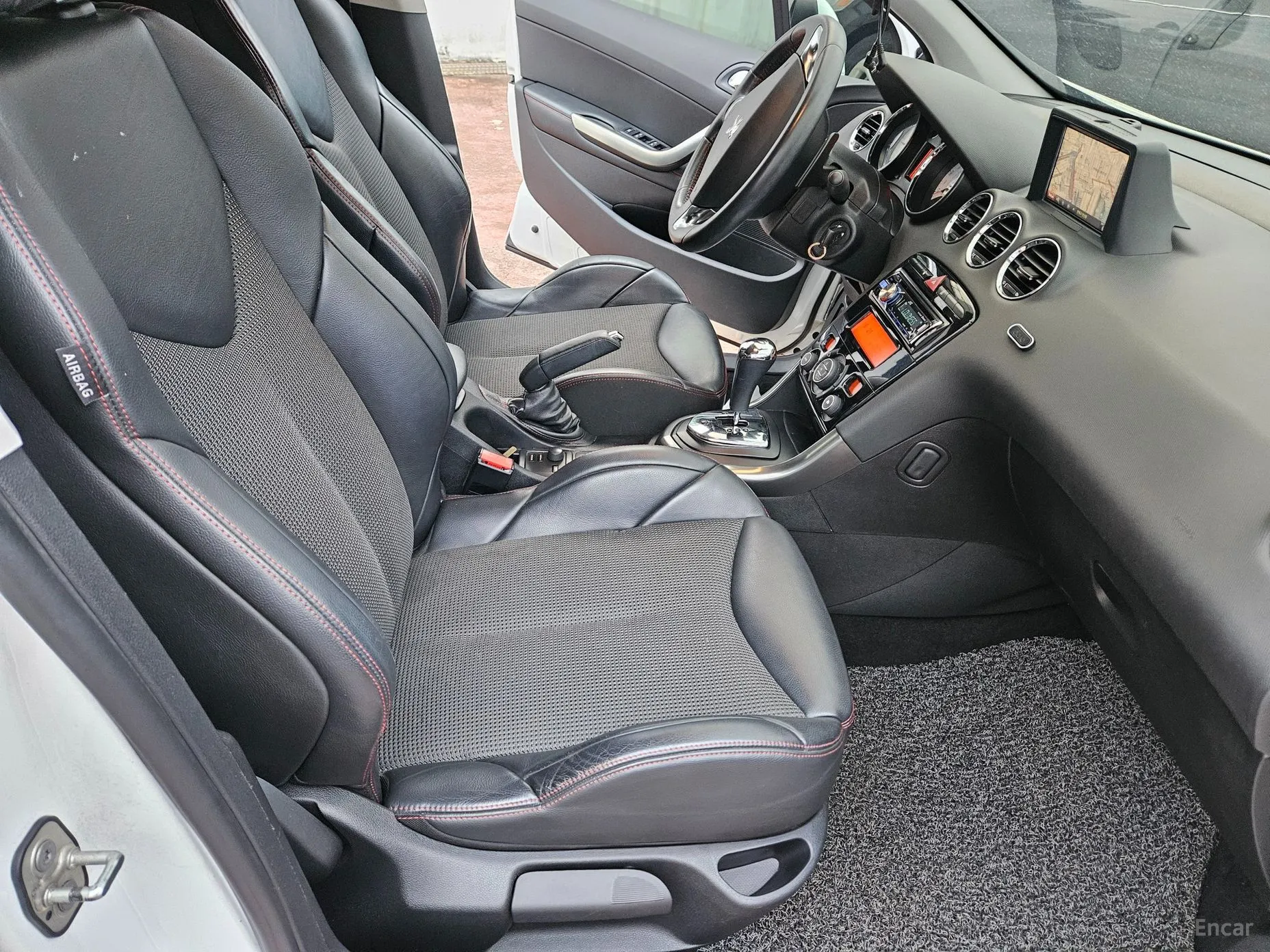 Peugeot 308 превью 12