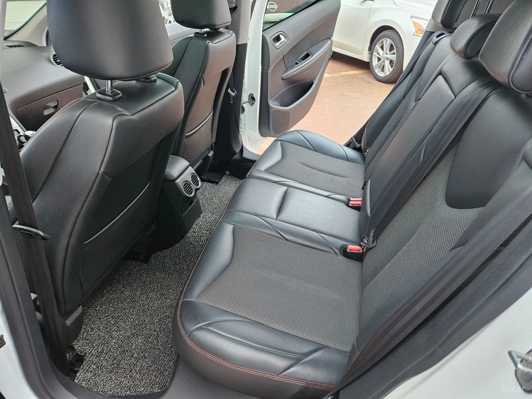 Peugeot 308 превью 14