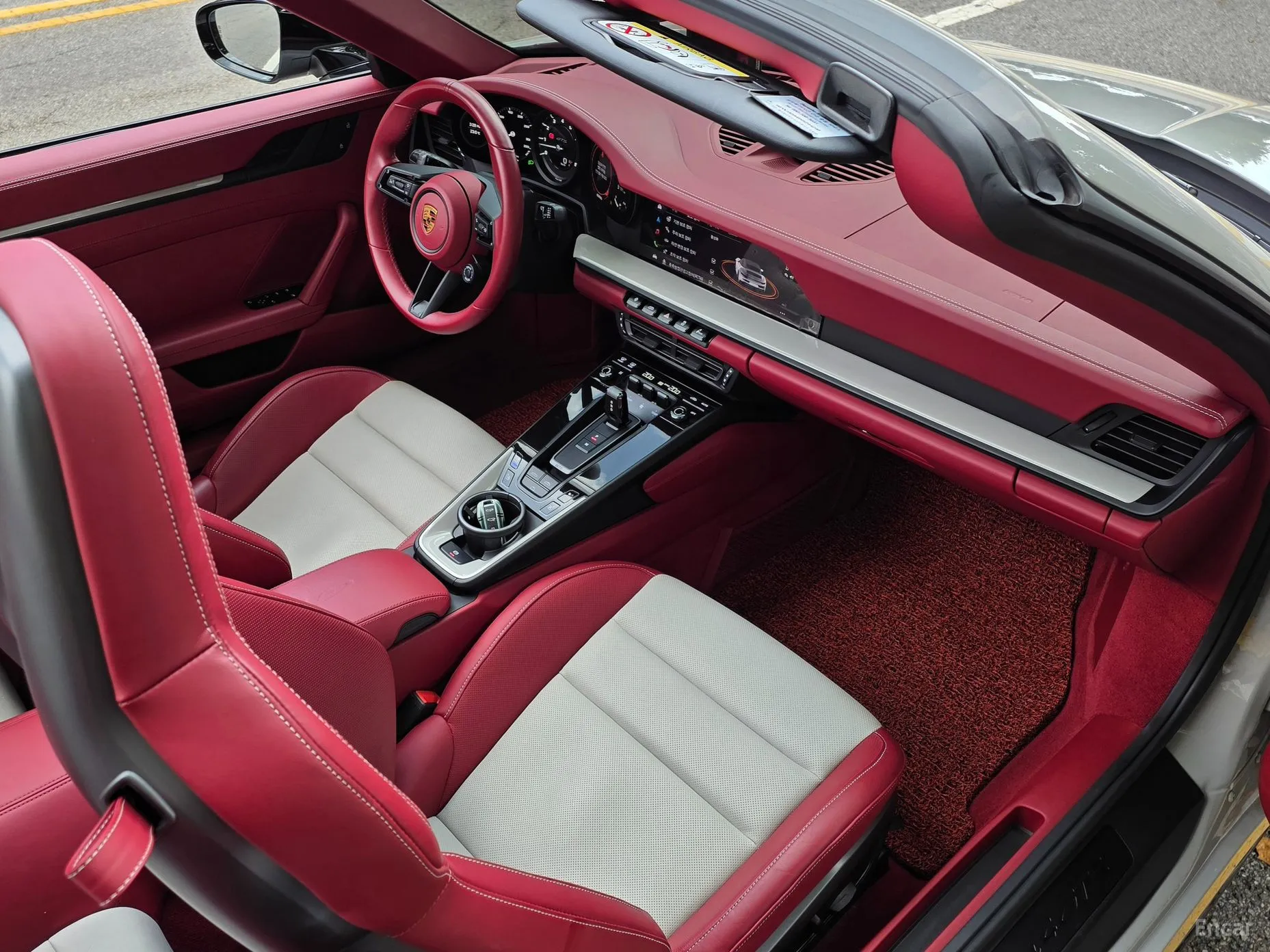Porsche 911 (992) превью 11