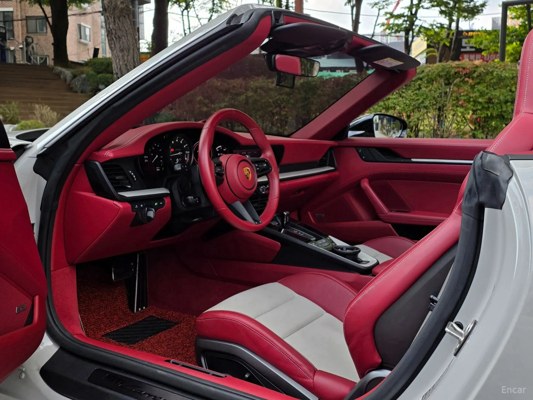 Porsche 911 (992) превью 7