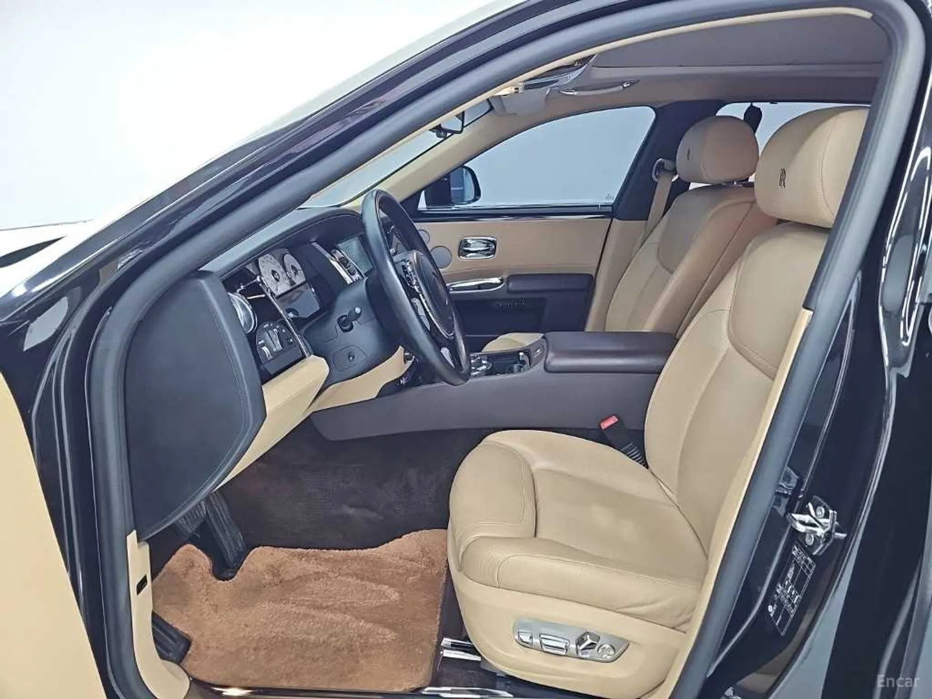 Rolls-Royce Ghost превью 9