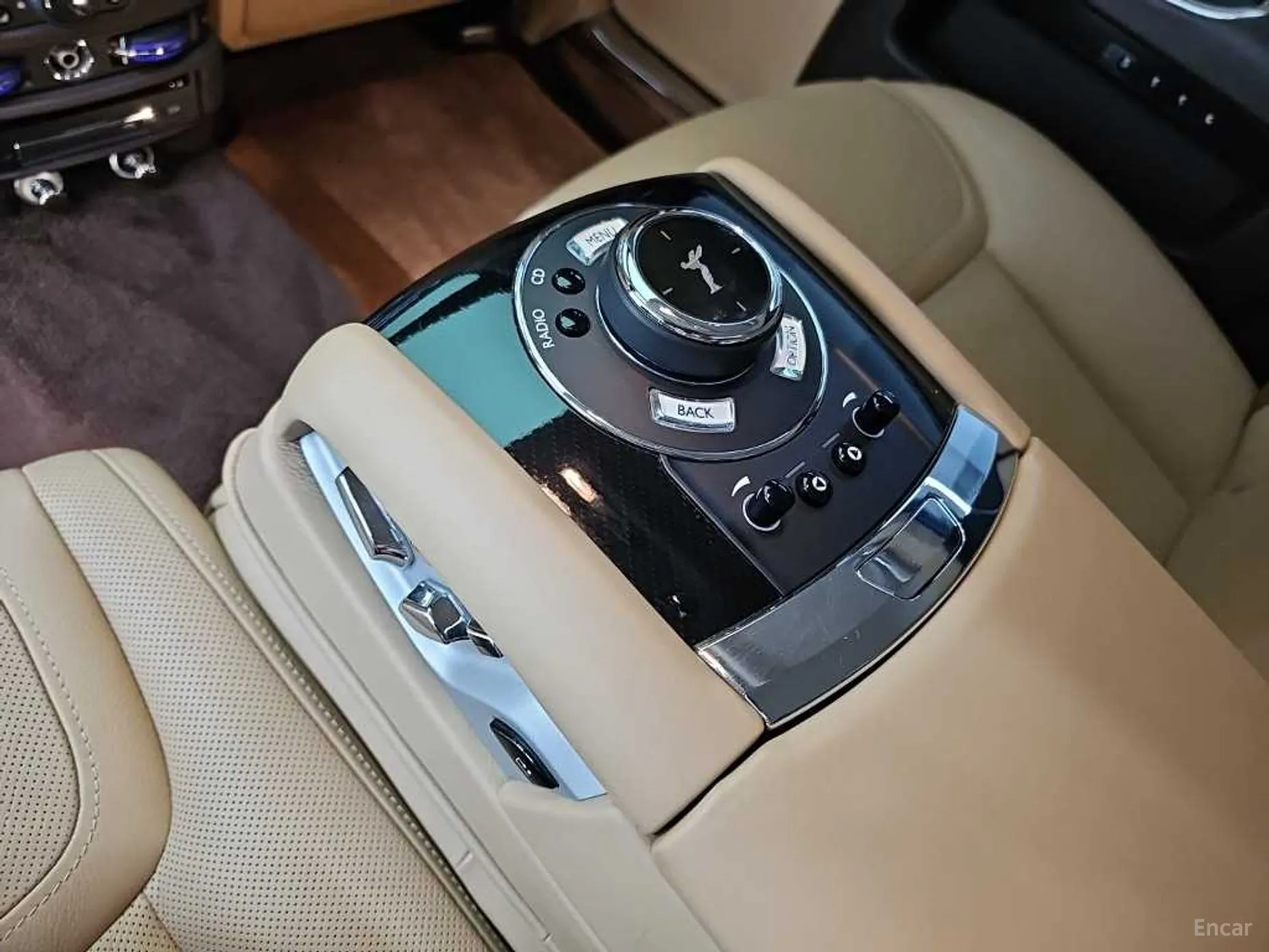 Rolls-Royce Ghost превью 12