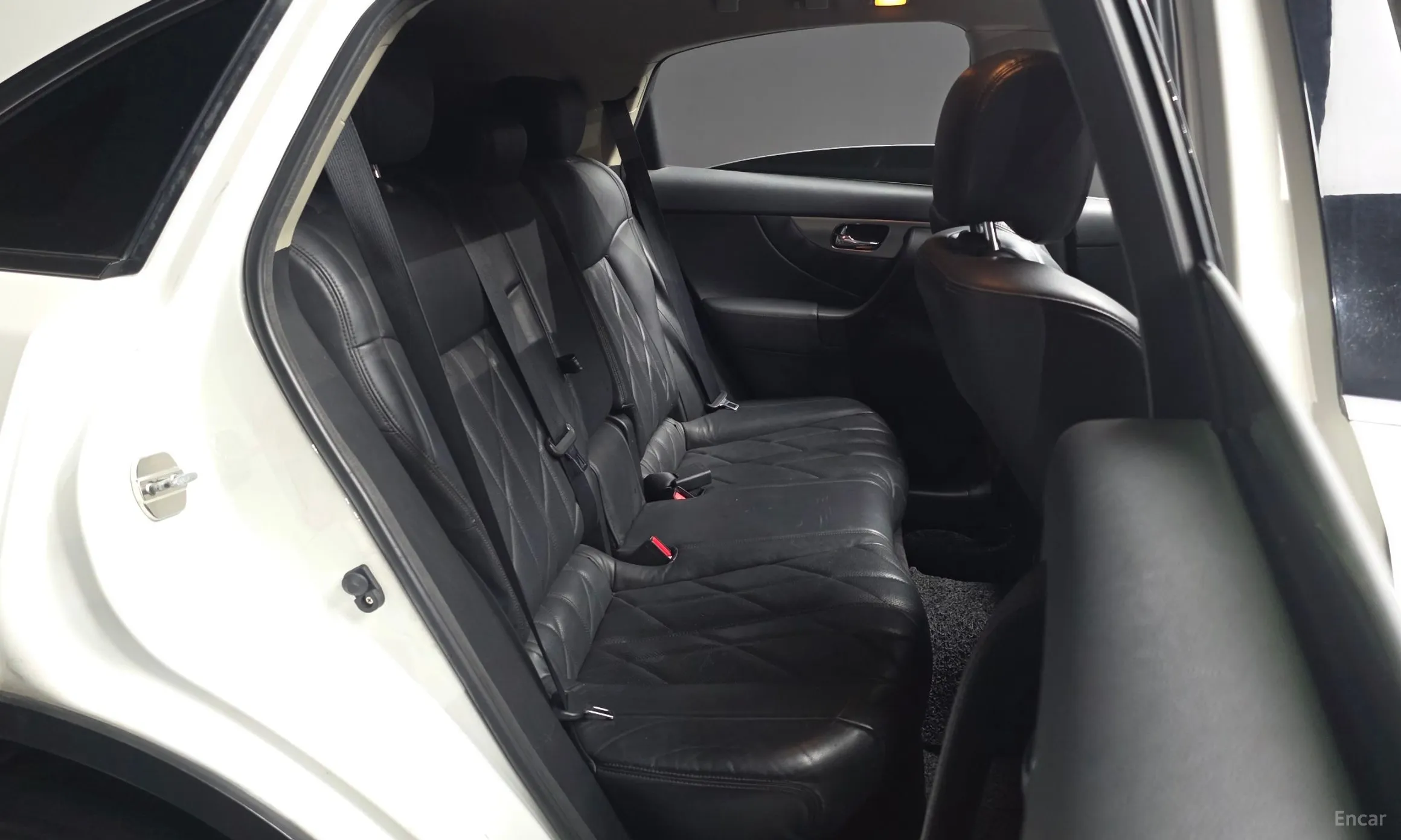 Infiniti FX35 превью 11
