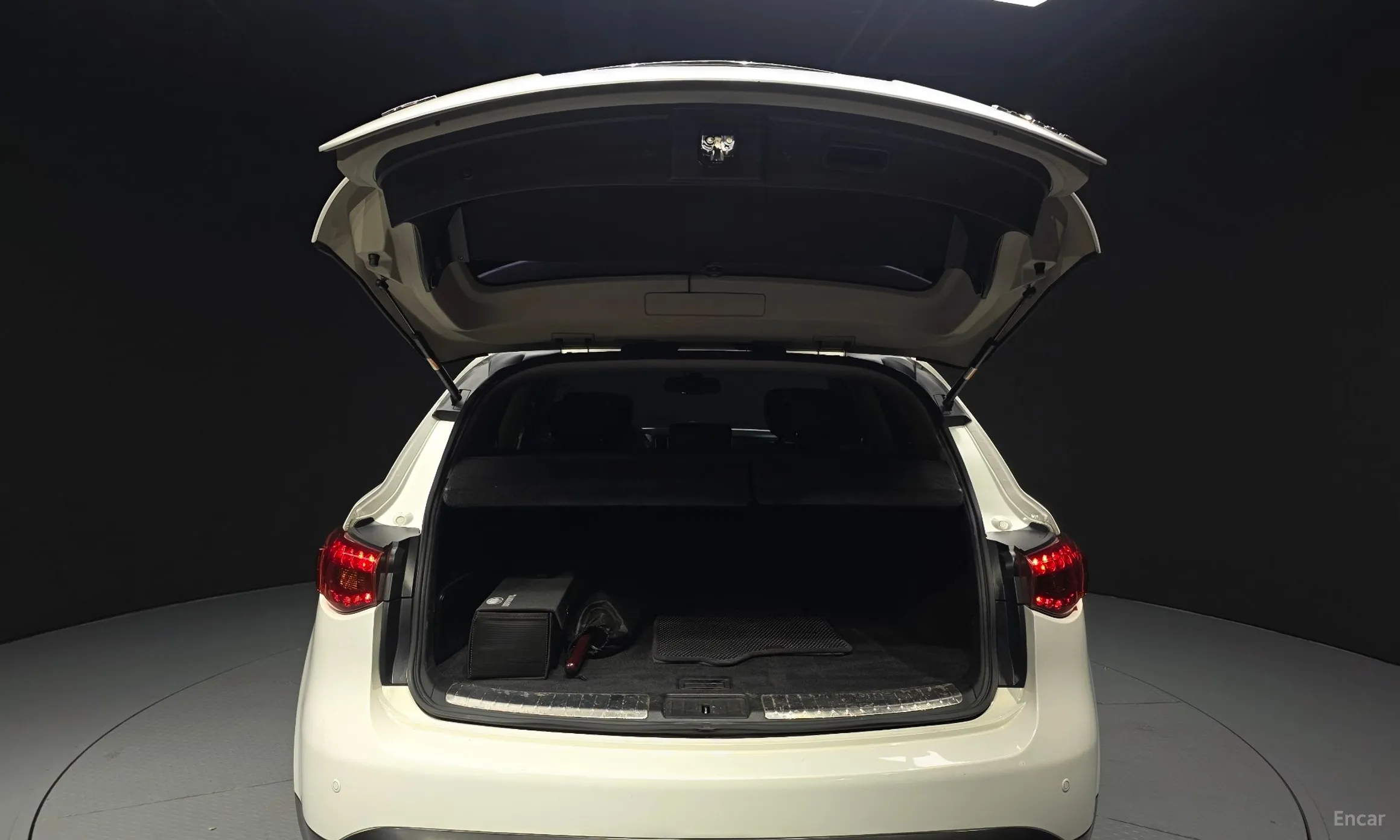 Infiniti FX35 превью 20