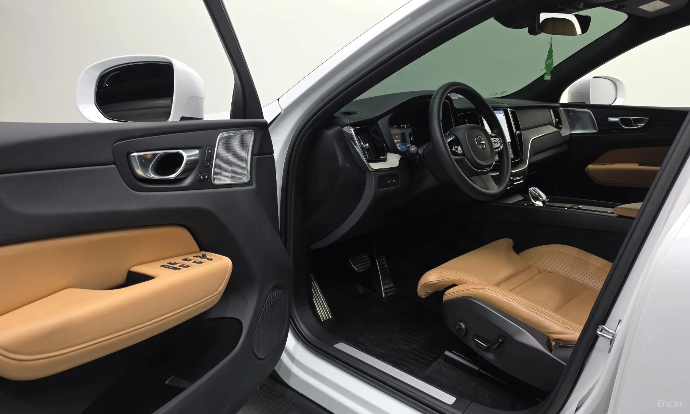 Volvo XC60 Gen 2 превью 10