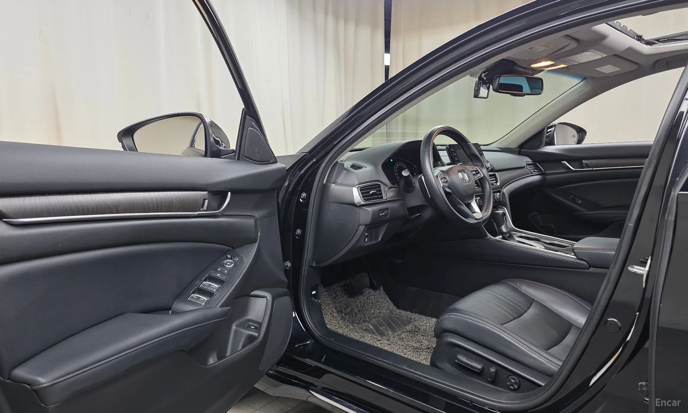 Honda Accord 10th Generation превью 10