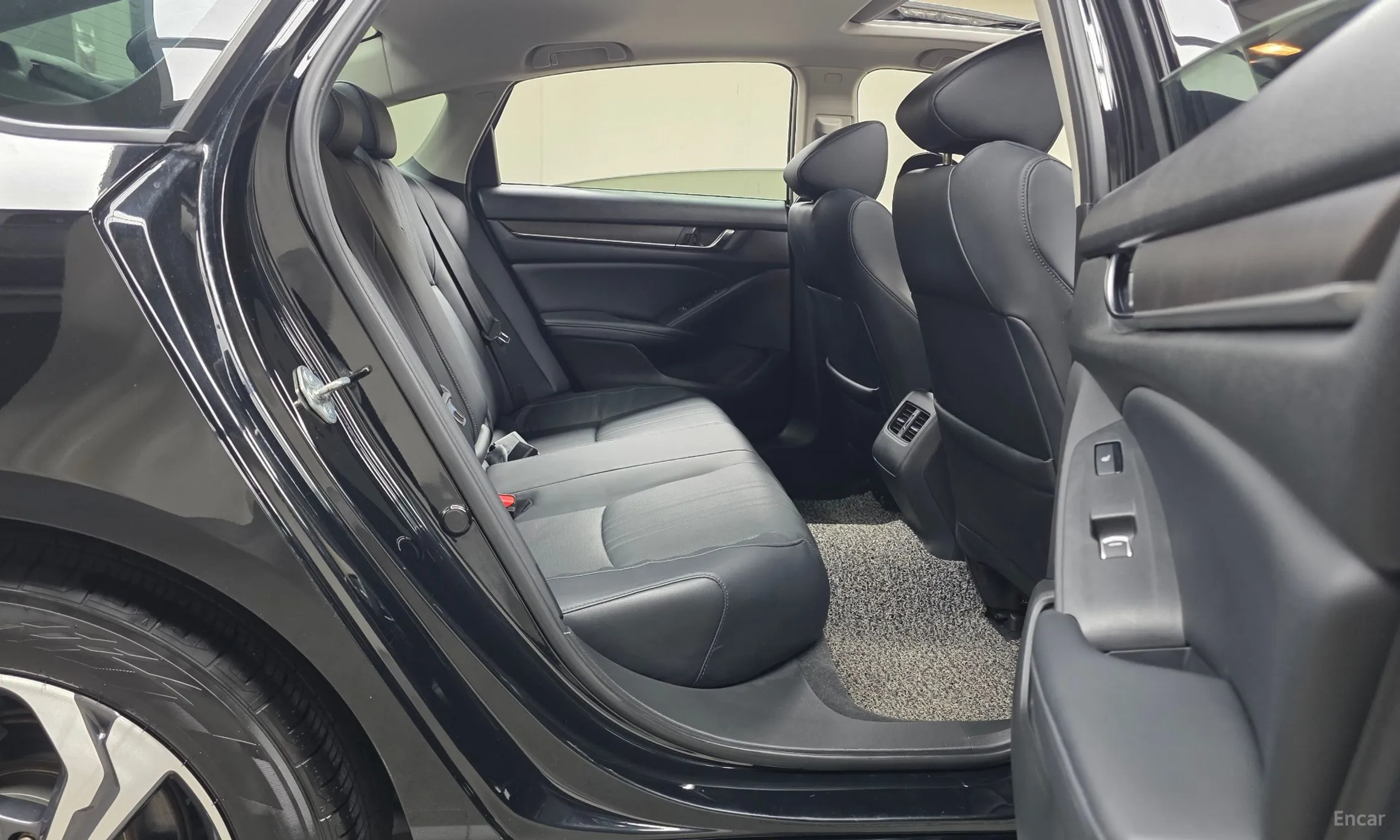 Honda Accord 10th Generation превью 11