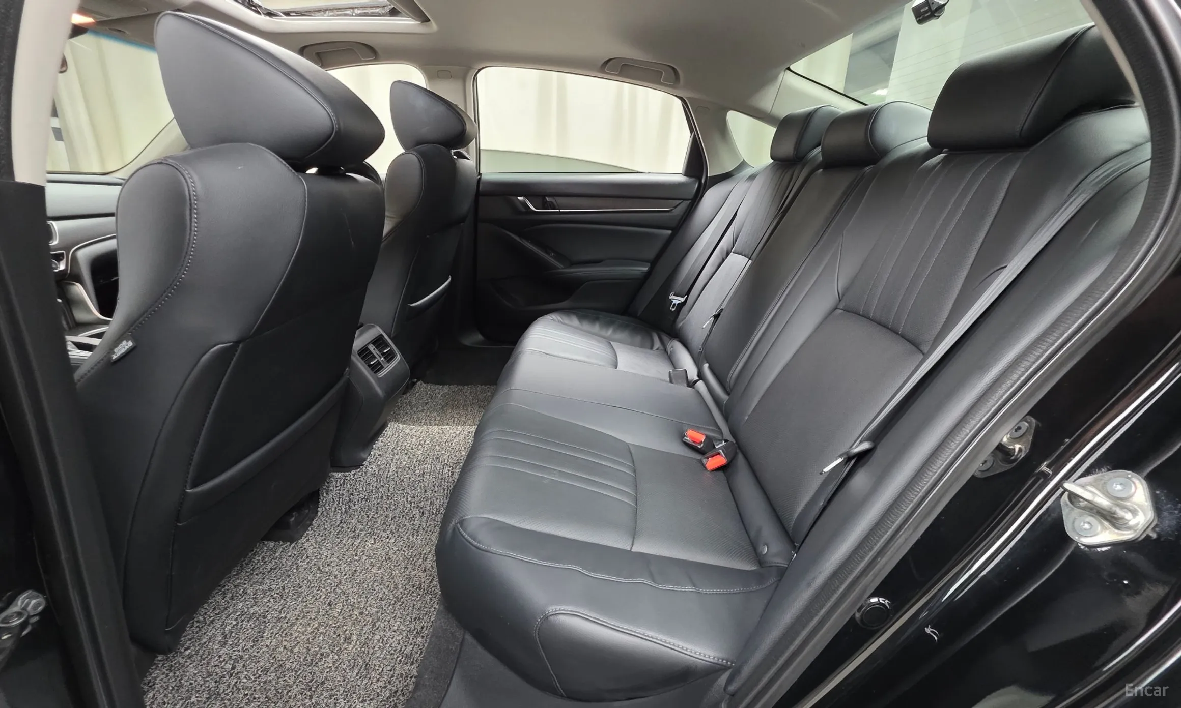 Honda Accord 10th Generation превью 12