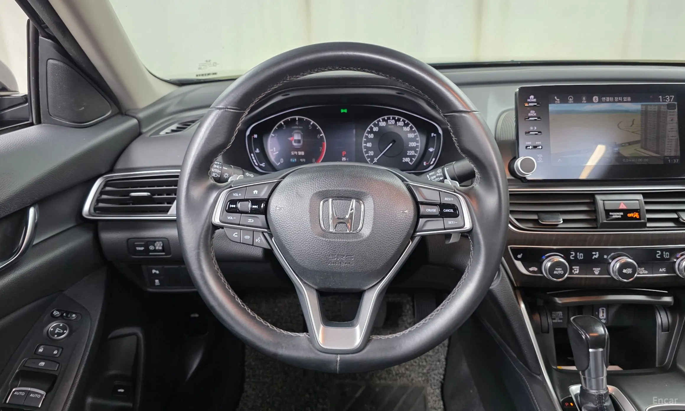 Honda Accord 10th Generation превью 14