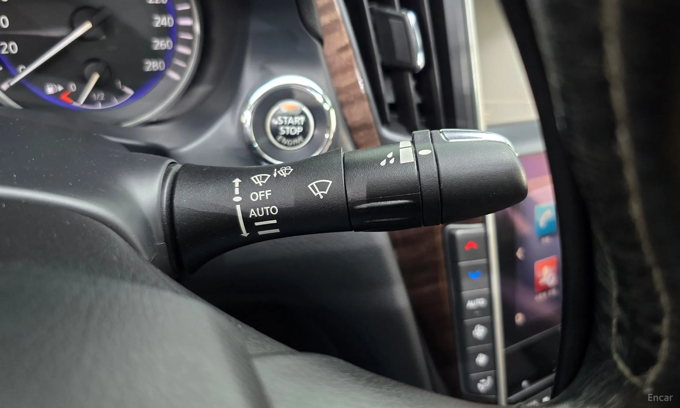 Infiniti Q50 превью 19