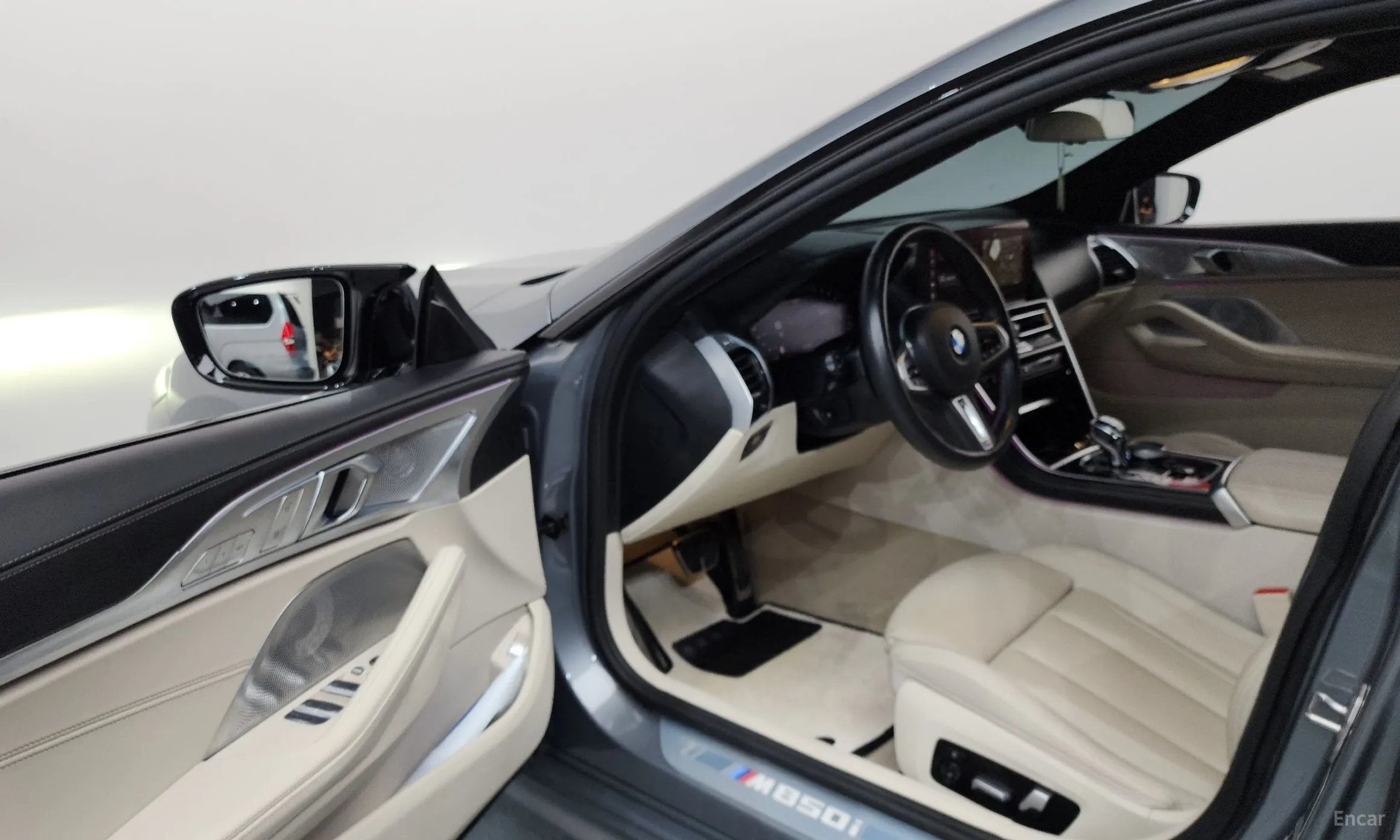 BMW 8-series (G15) превью 10