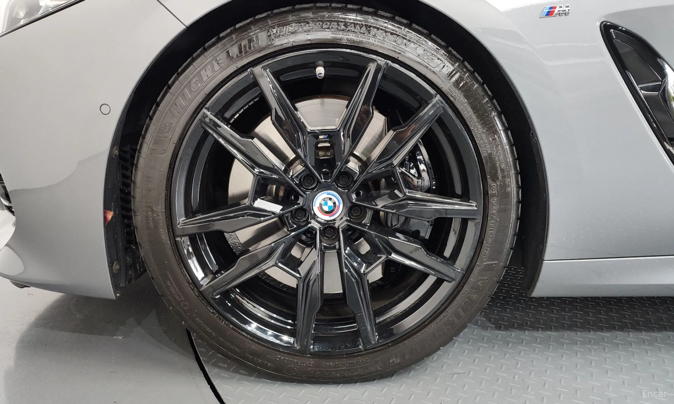 BMW 8-series (G15) превью 5