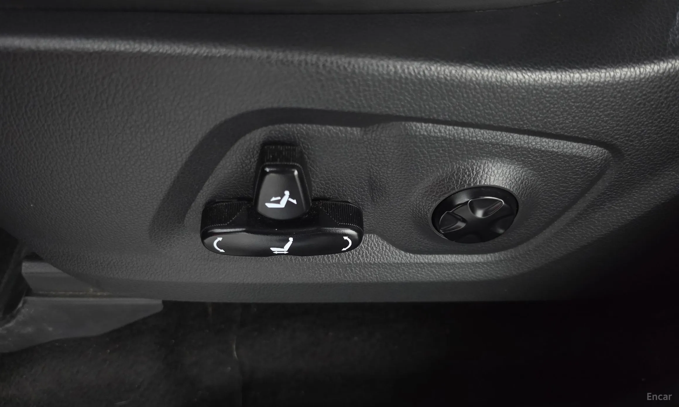 KG Mobility (SsangYong) Rexton Sports превью 20