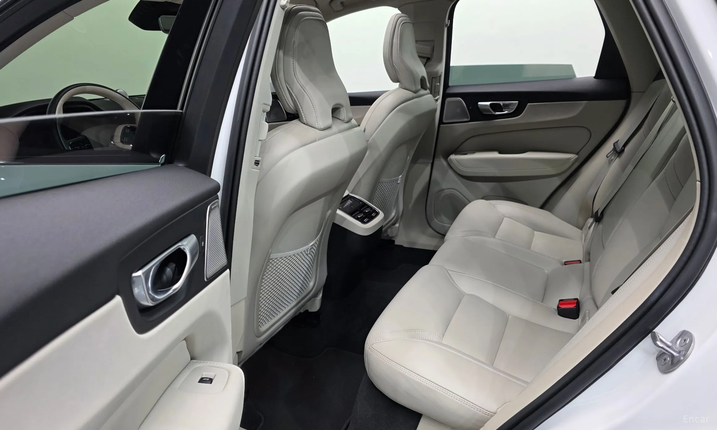 Volvo XC60 Gen 2 превью 12