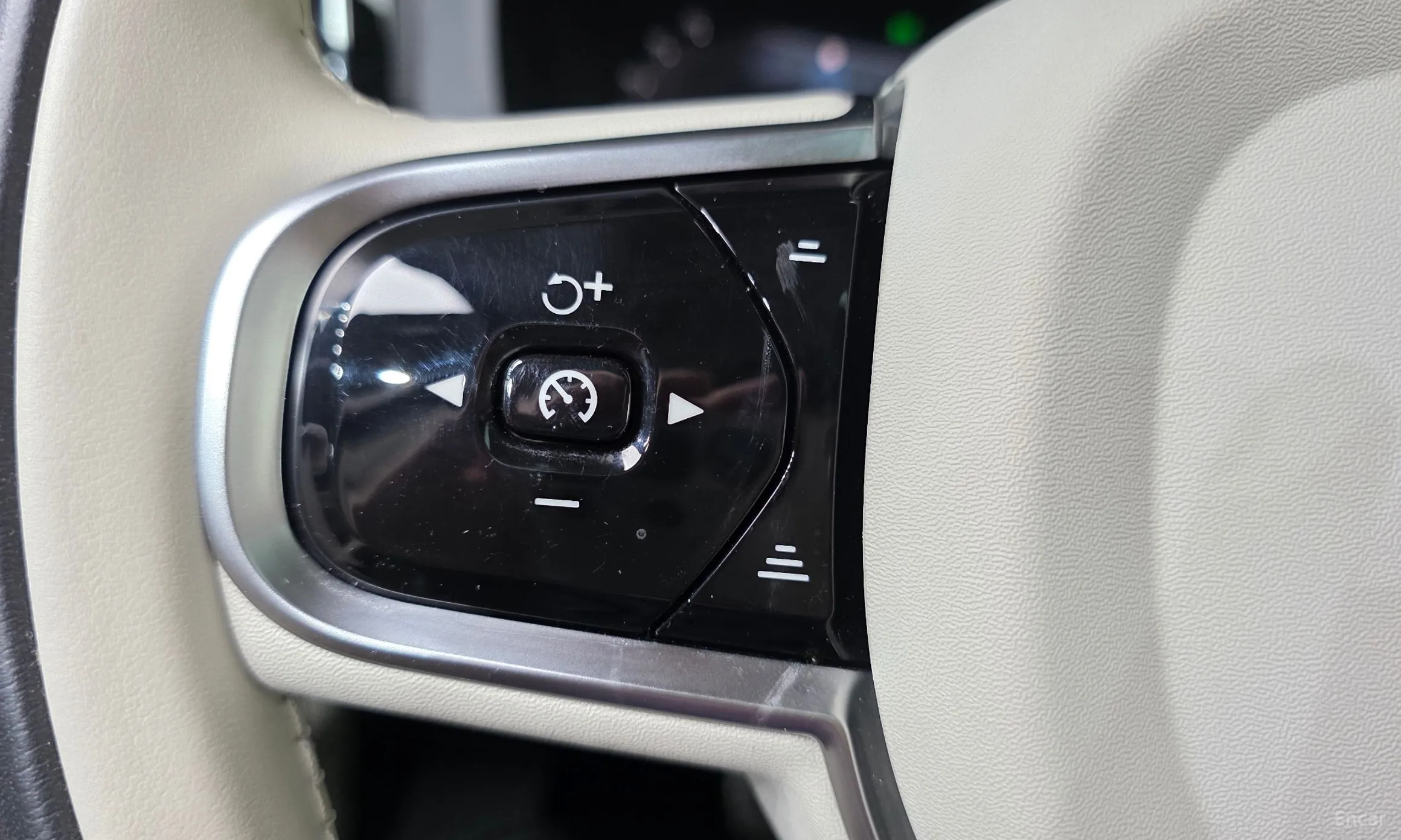 Volvo XC60 Gen 2 превью 20