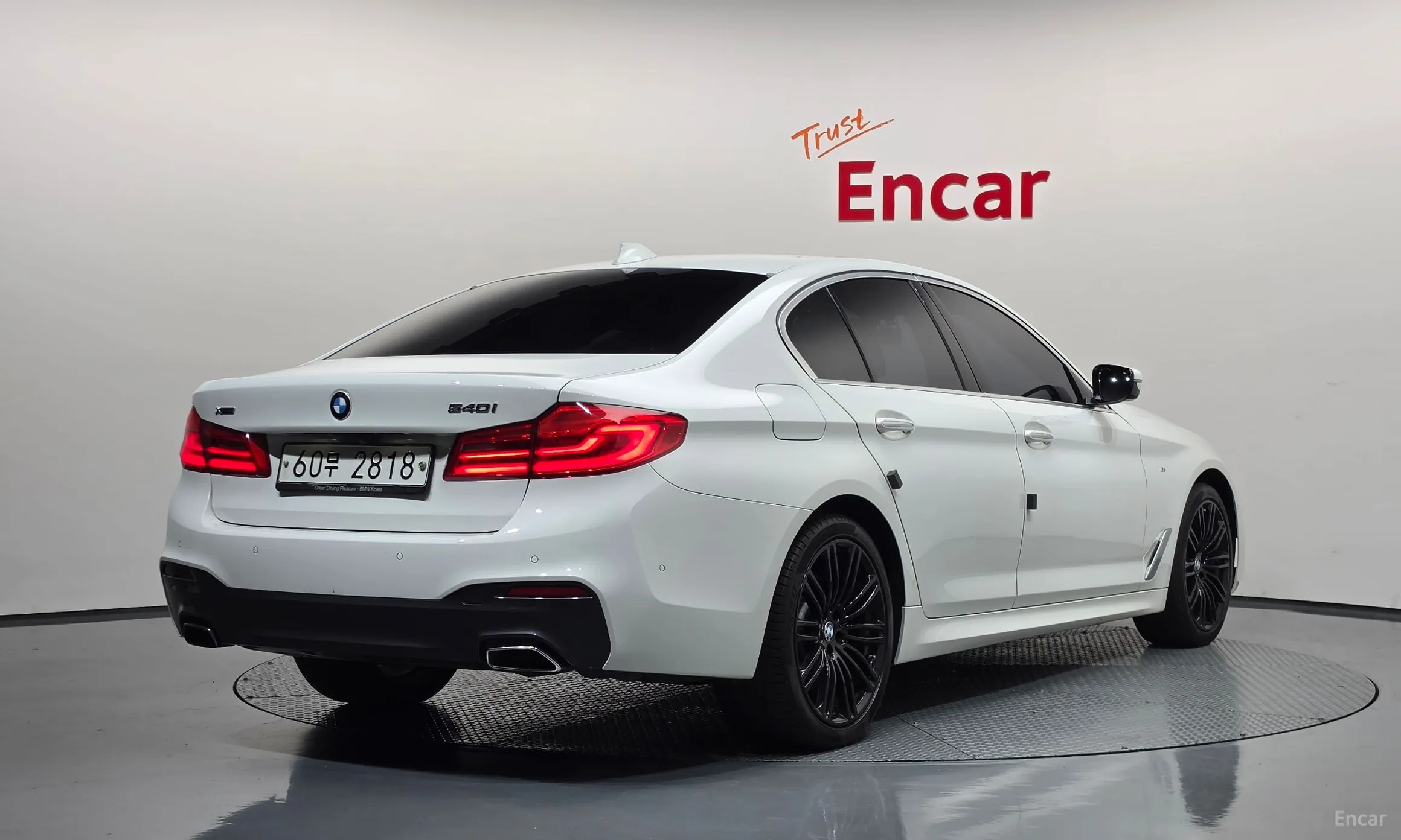 BMW 5 Series (G30) превью 2
