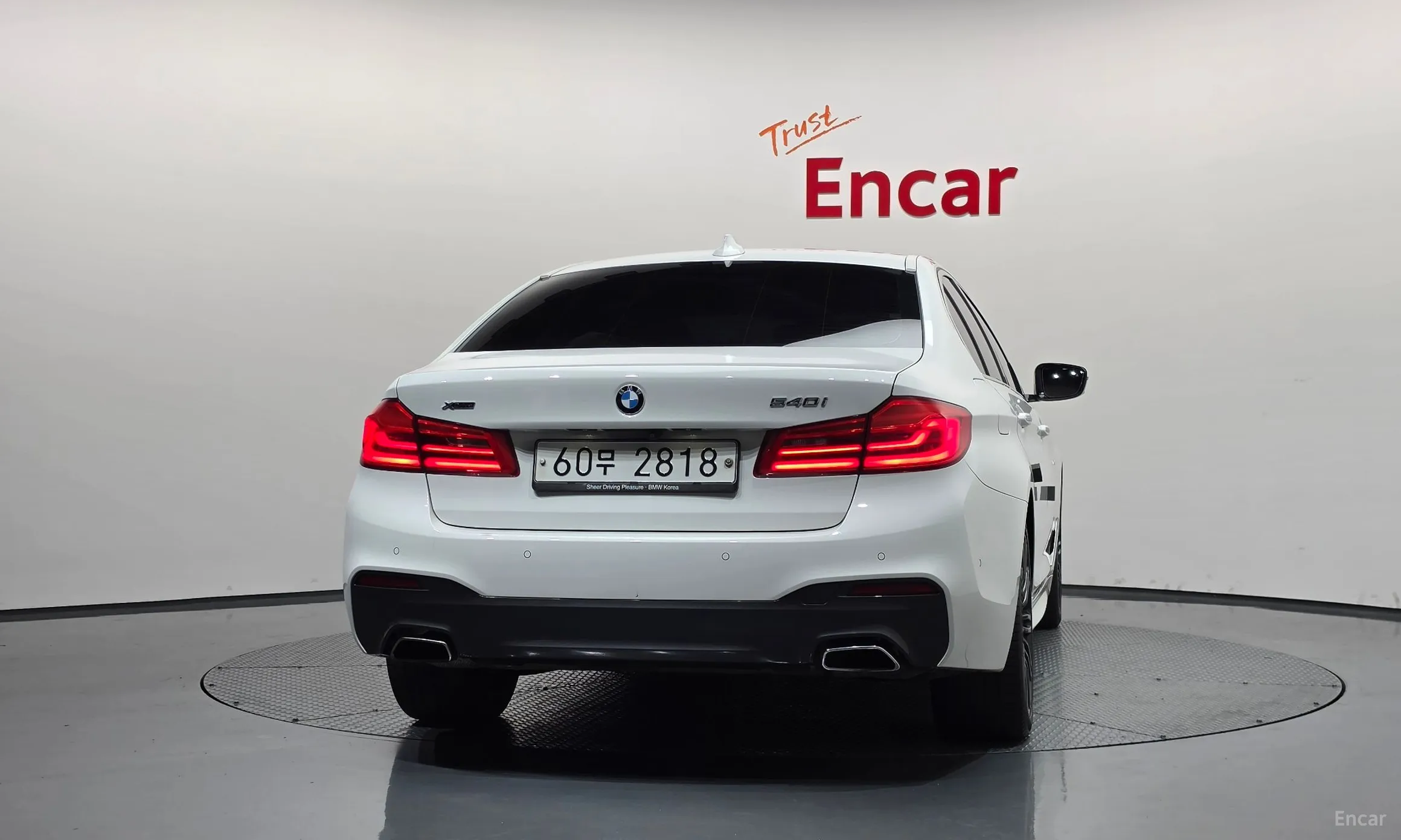 BMW 5 Series (G30) превью 4