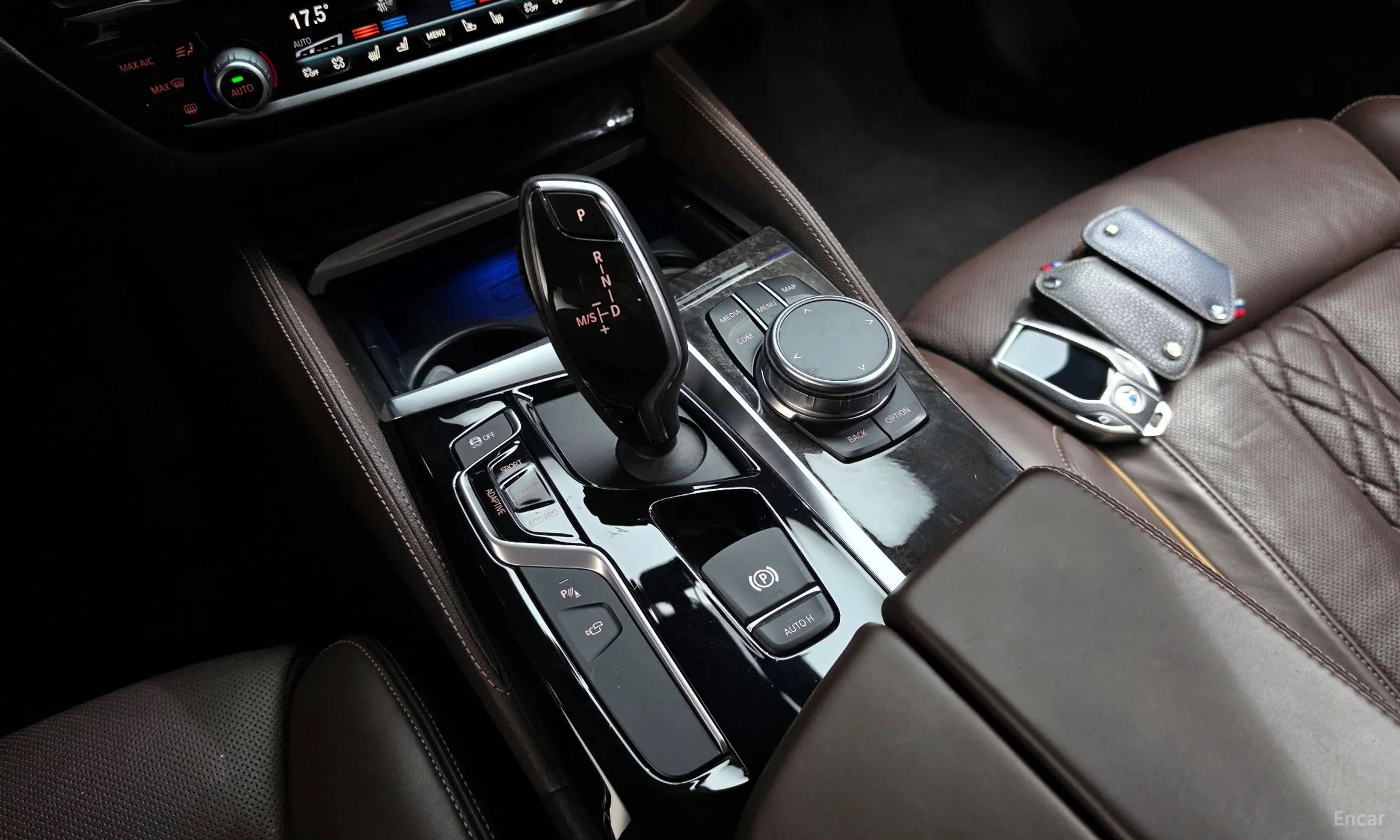 BMW 5 Series (G30) превью 9