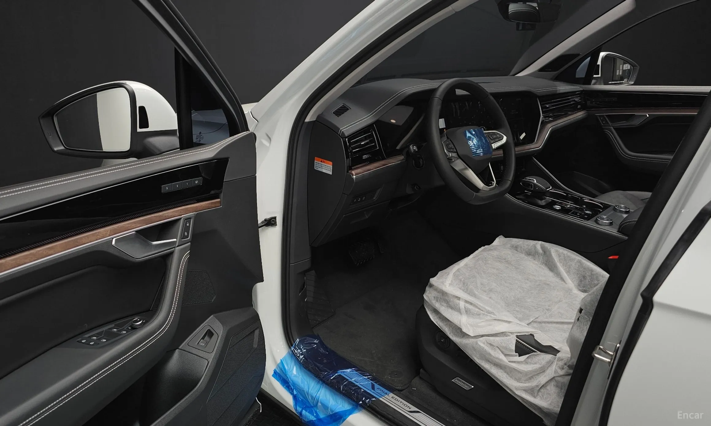 Volkswagen Touareg 3rd Generation превью 11