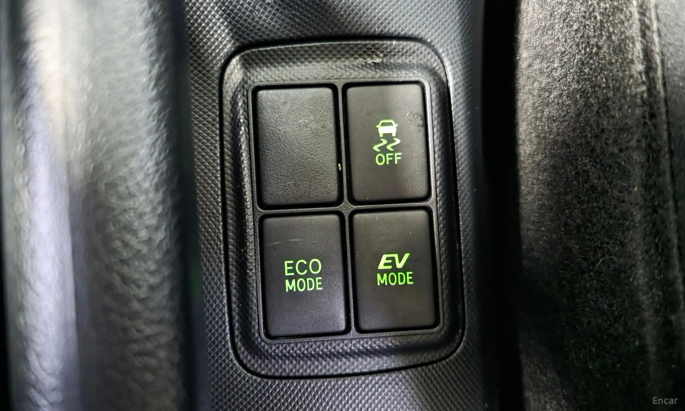 Toyota Prius C превью 17