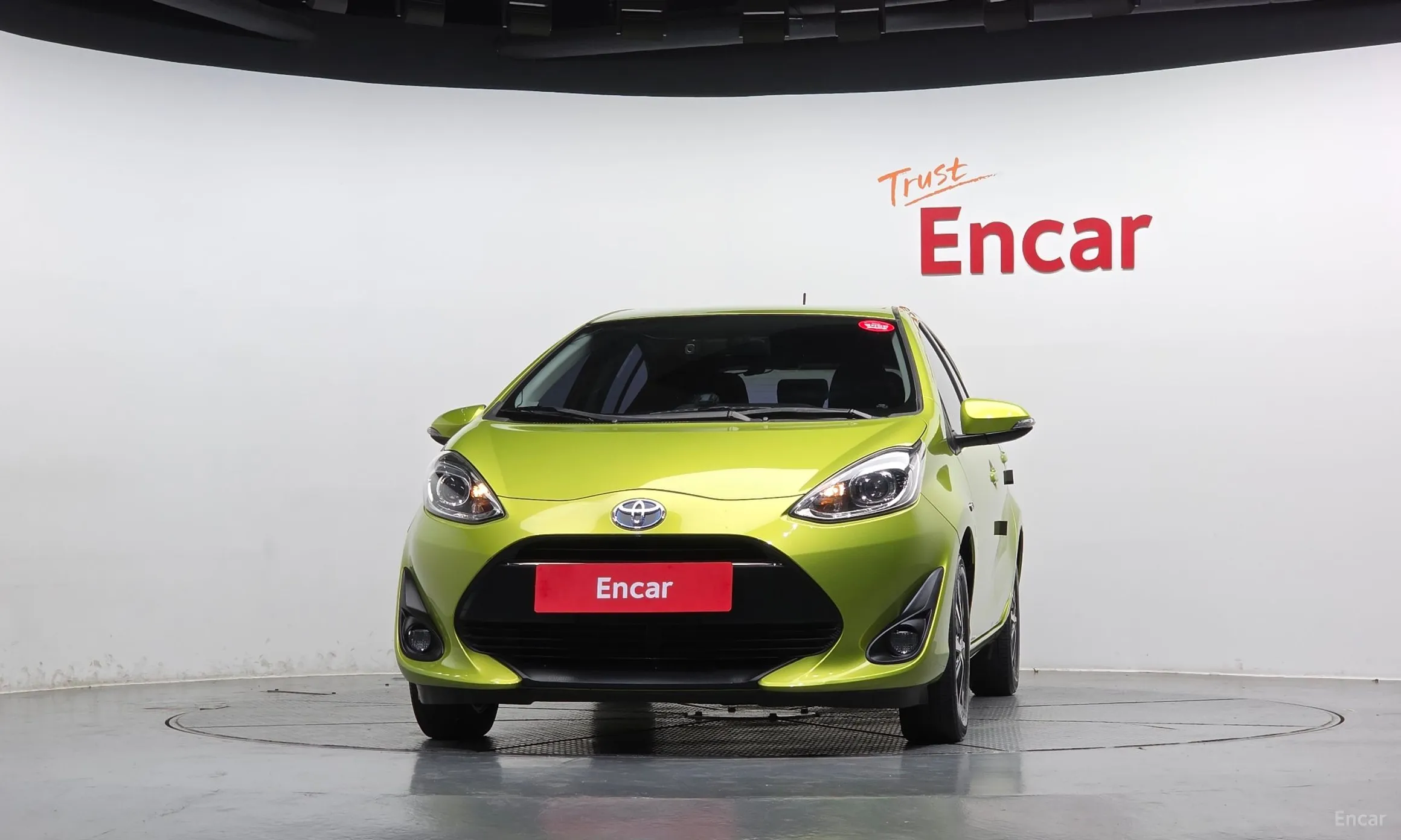Toyota Prius C превью 3