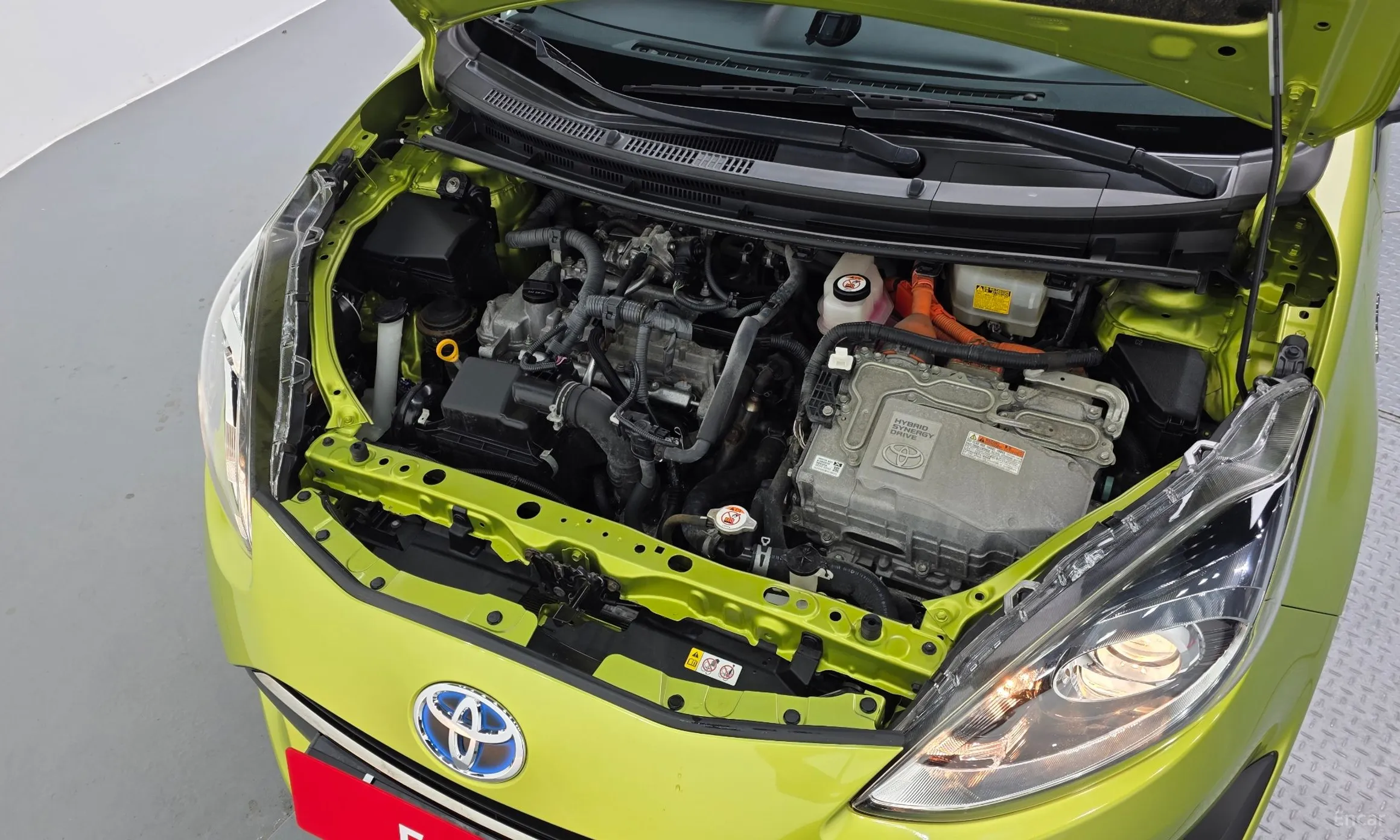 Toyota Prius C превью 6