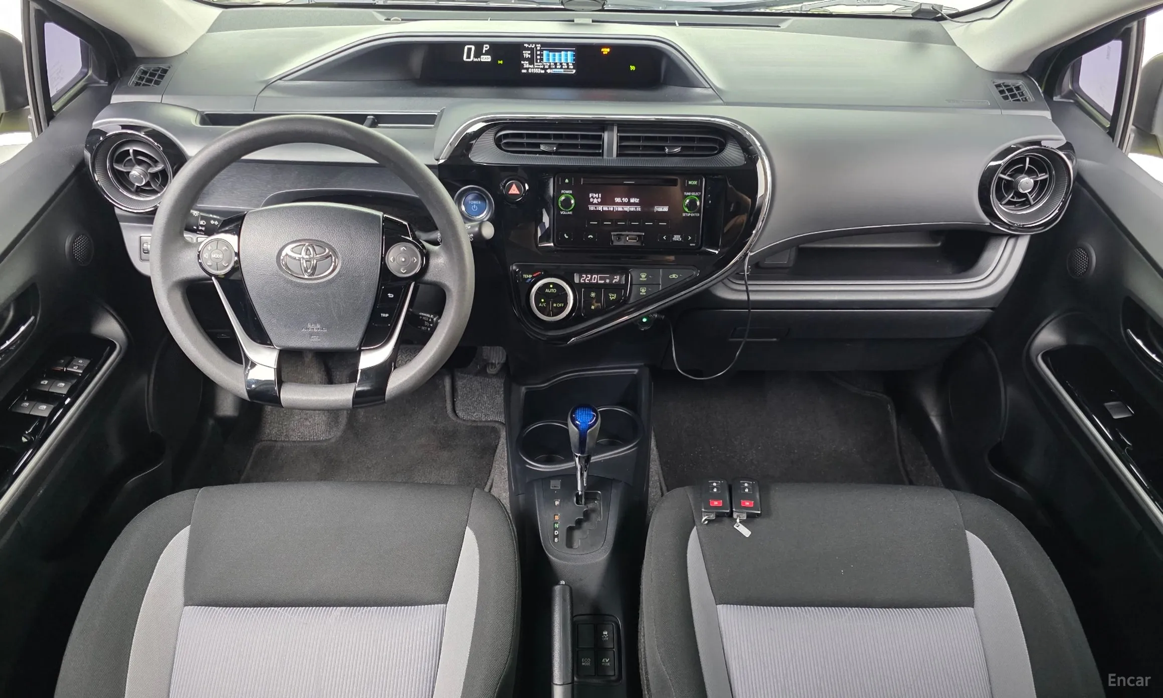 Toyota Prius C превью 7