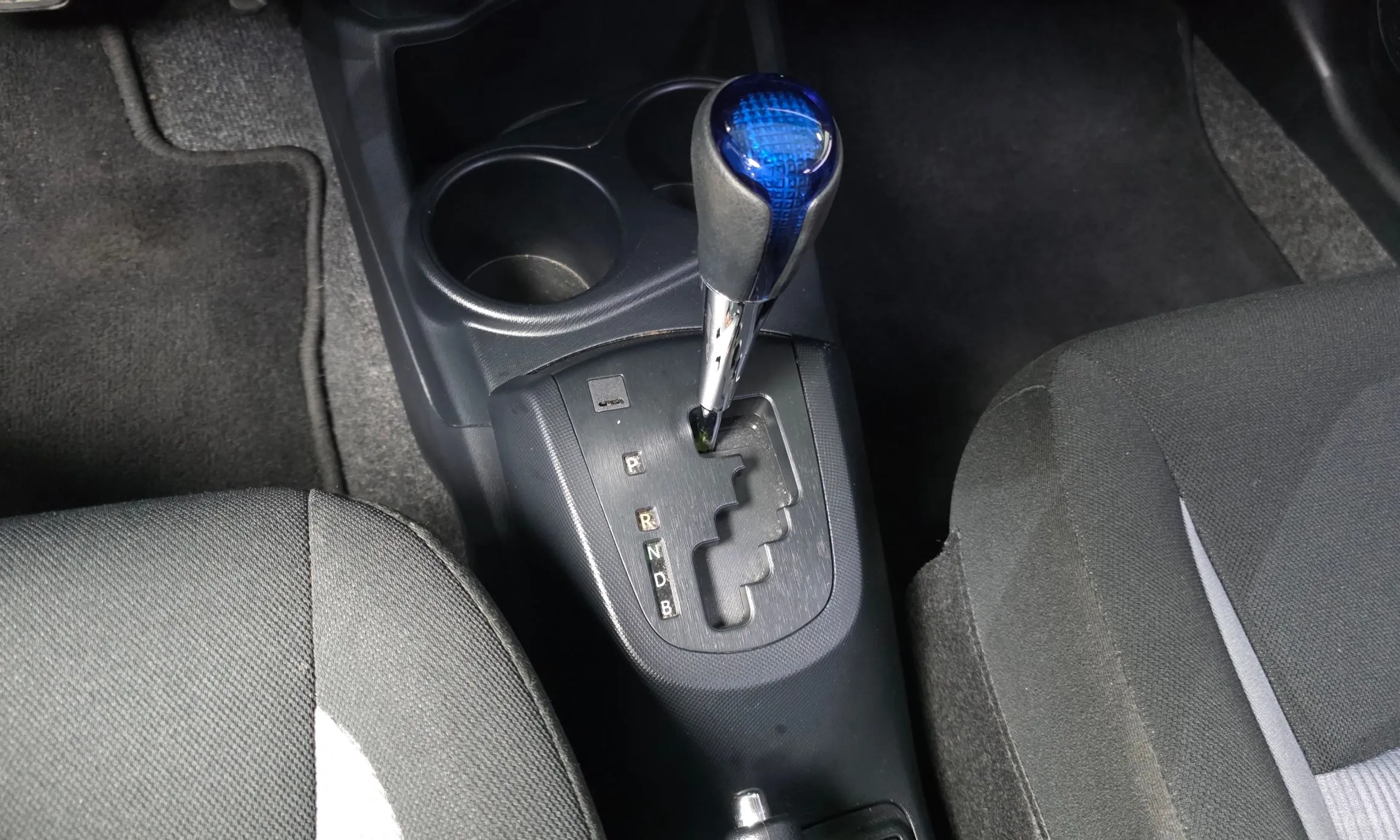 Toyota Prius C превью 9