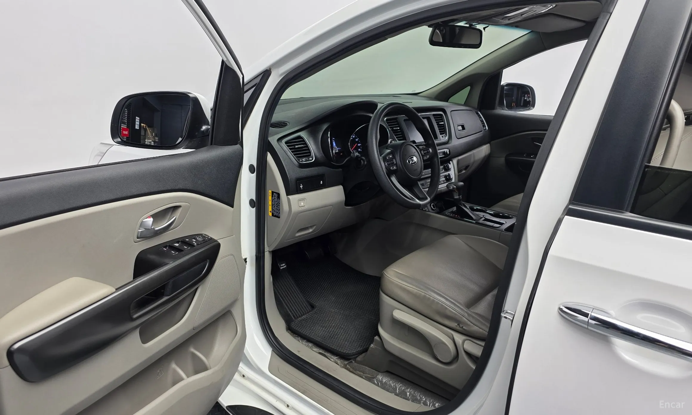 Kia Carnival превью 10