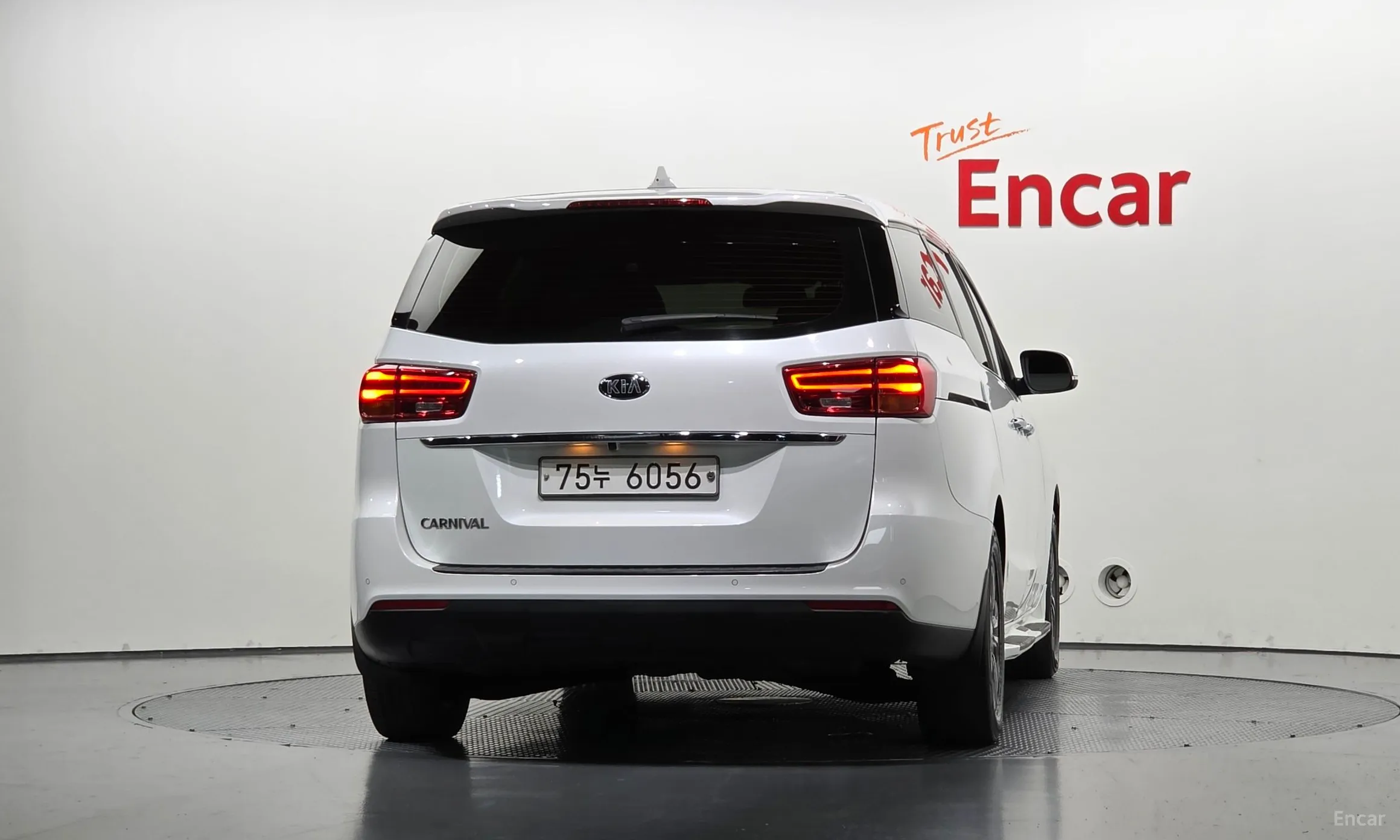 Kia Carnival превью 4