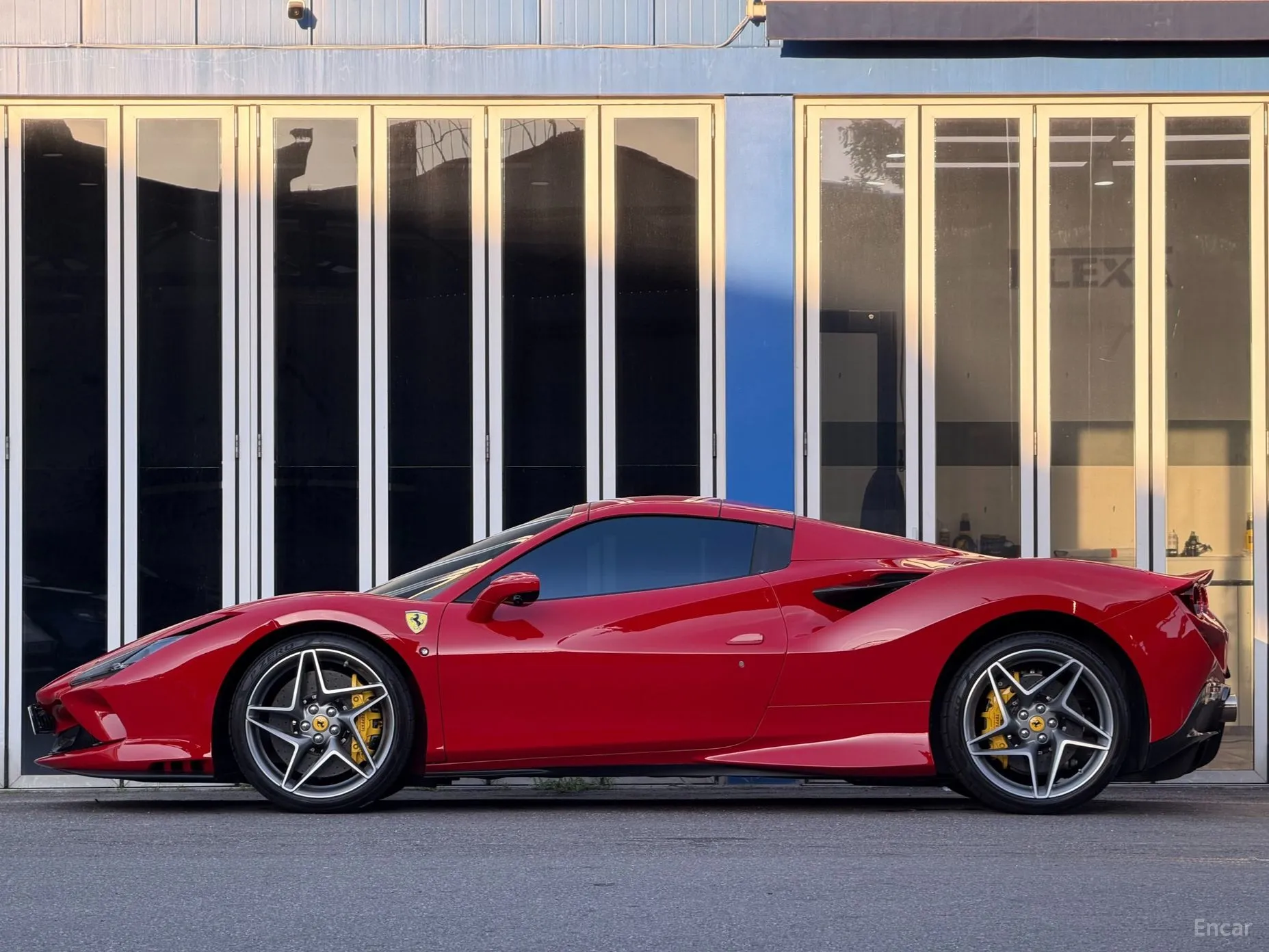Ferrari F8 Spider превью 7