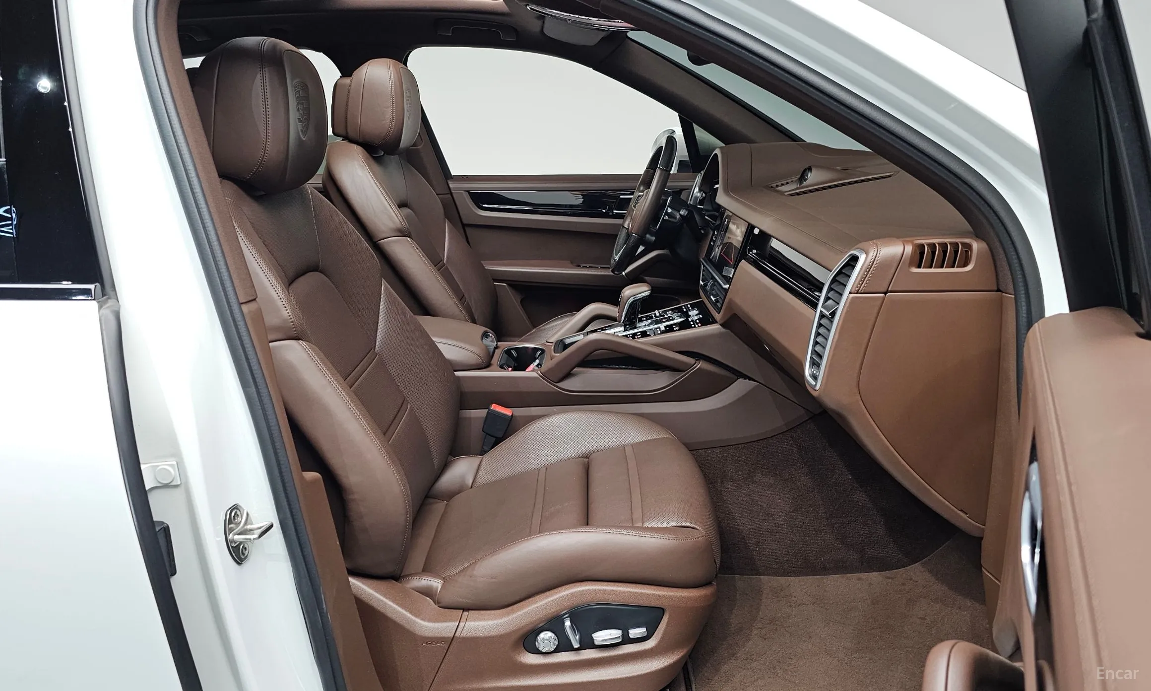 Porsche Cayenne (PO536) превью 11