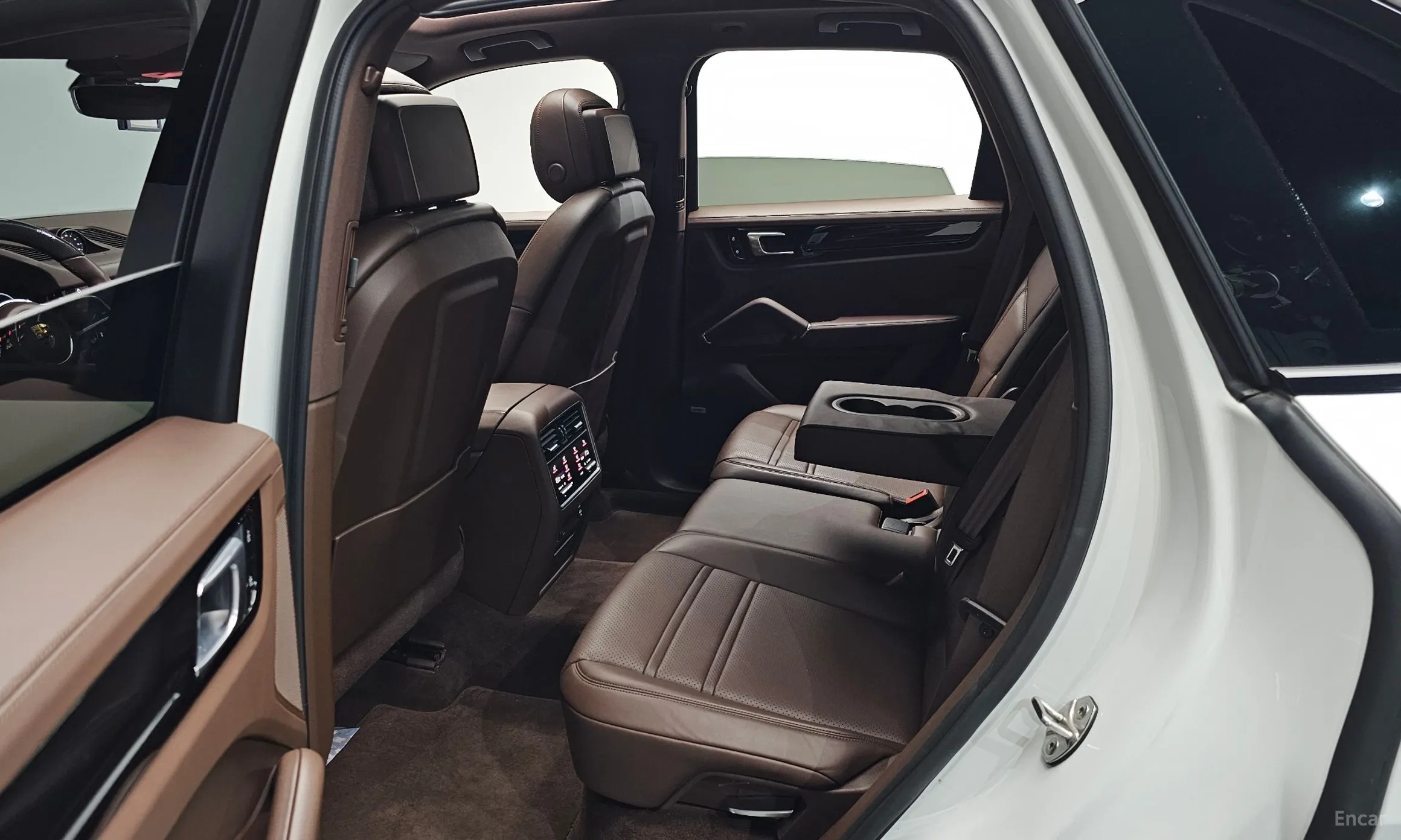 Porsche Cayenne (PO536) превью 12