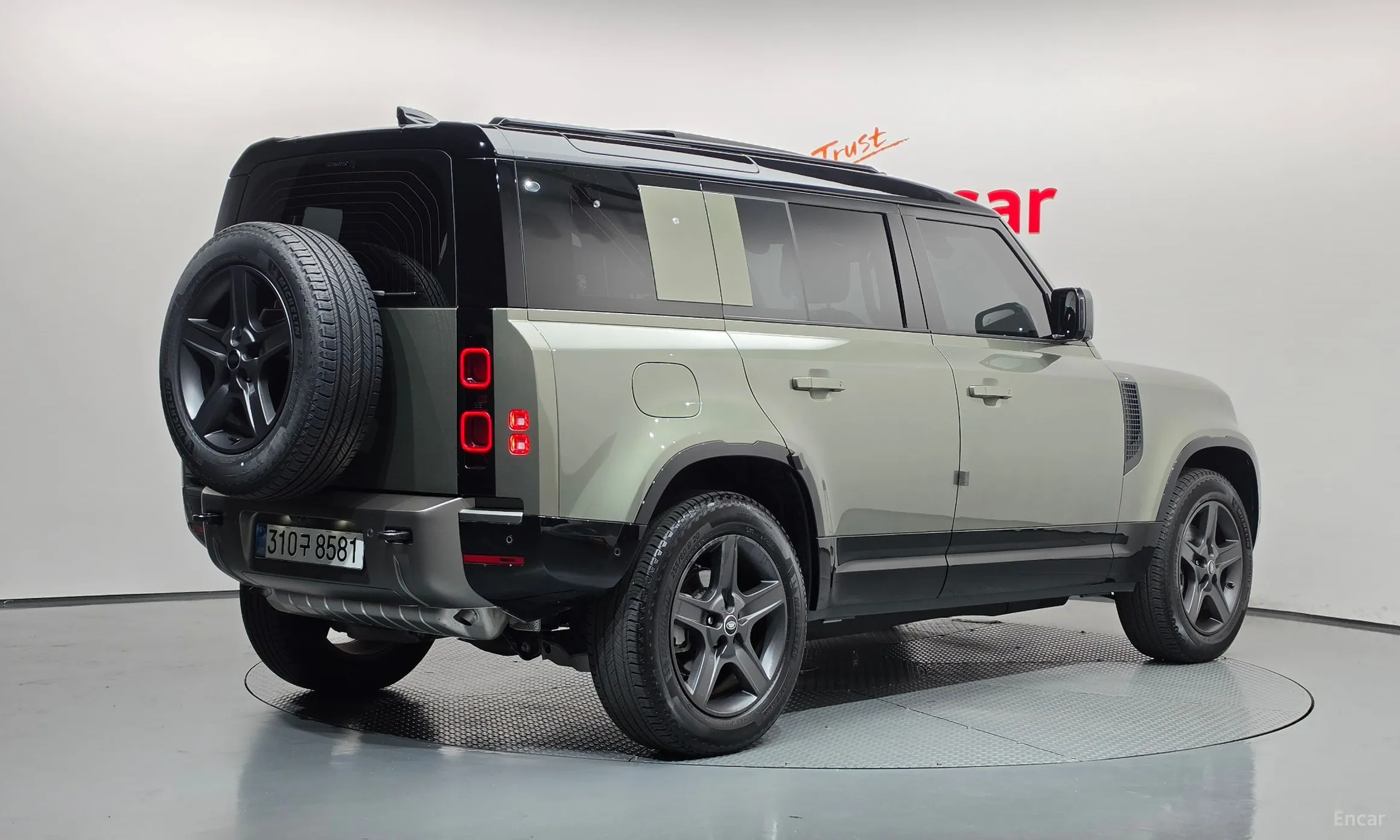 Land Rover Defender (L663)
