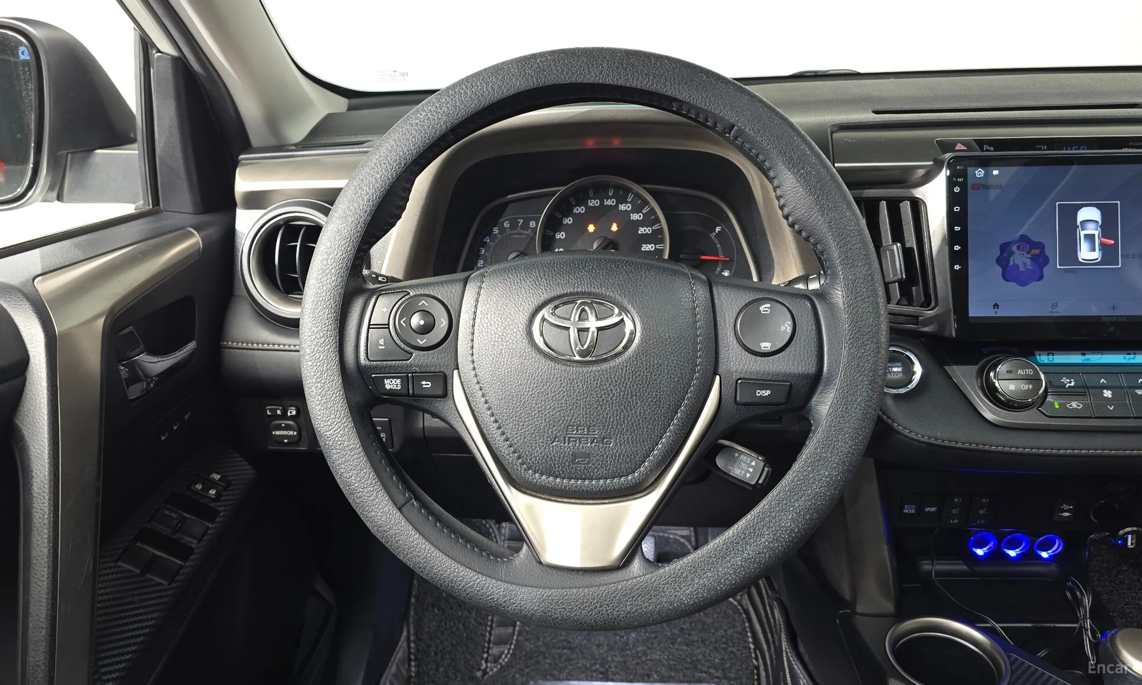 Toyota RAV4 превью 12