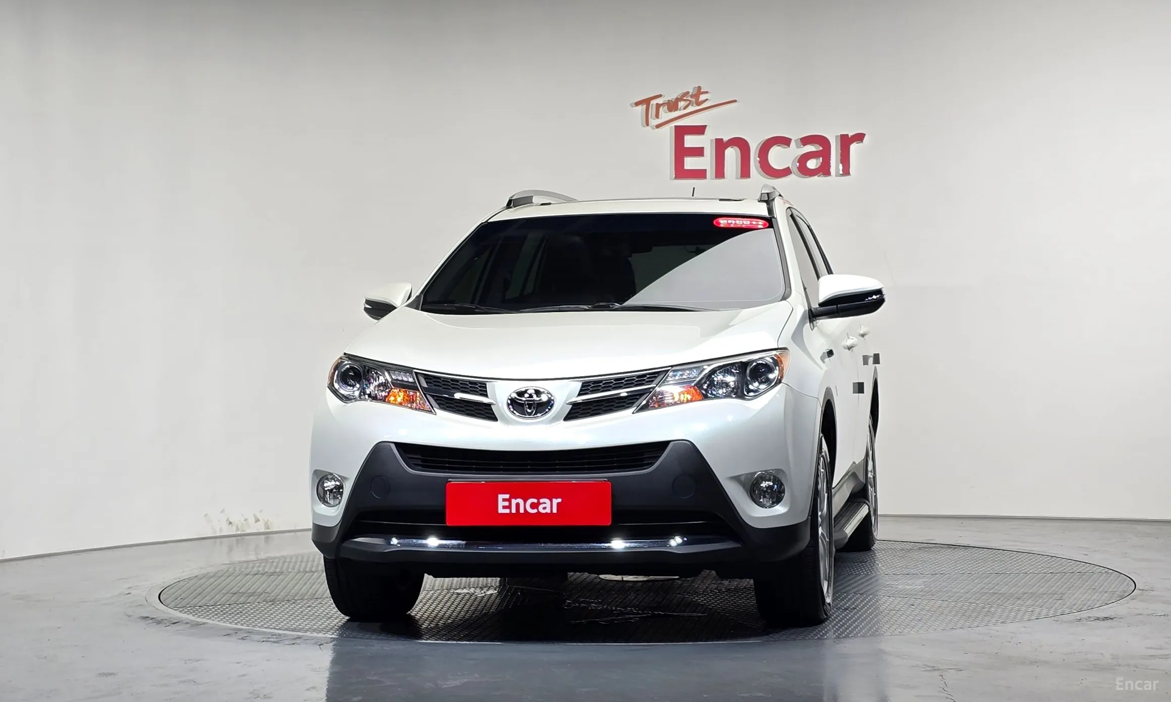 Toyota RAV4 превью 3