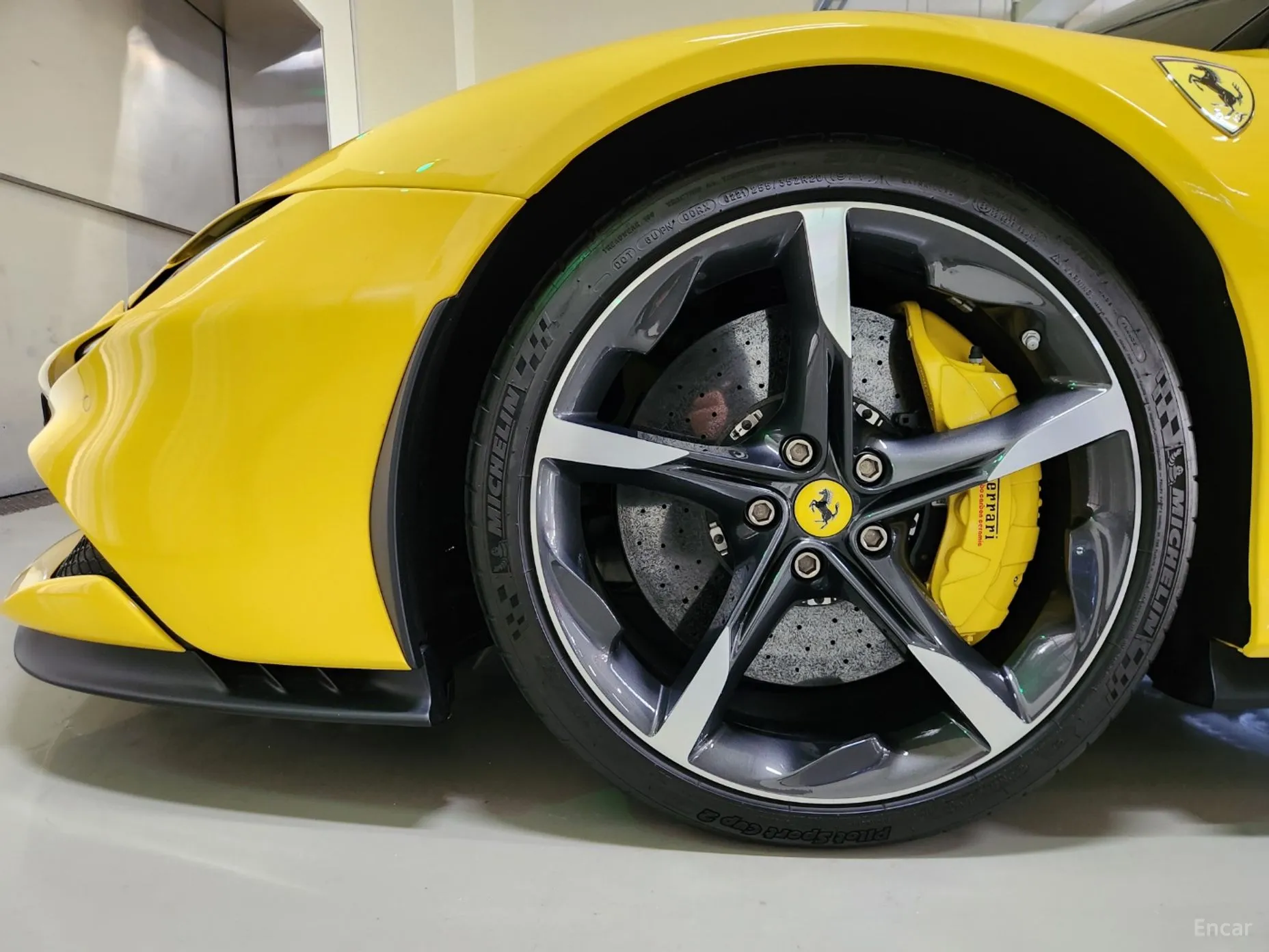 Ferrari SF90 Stradale превью 20