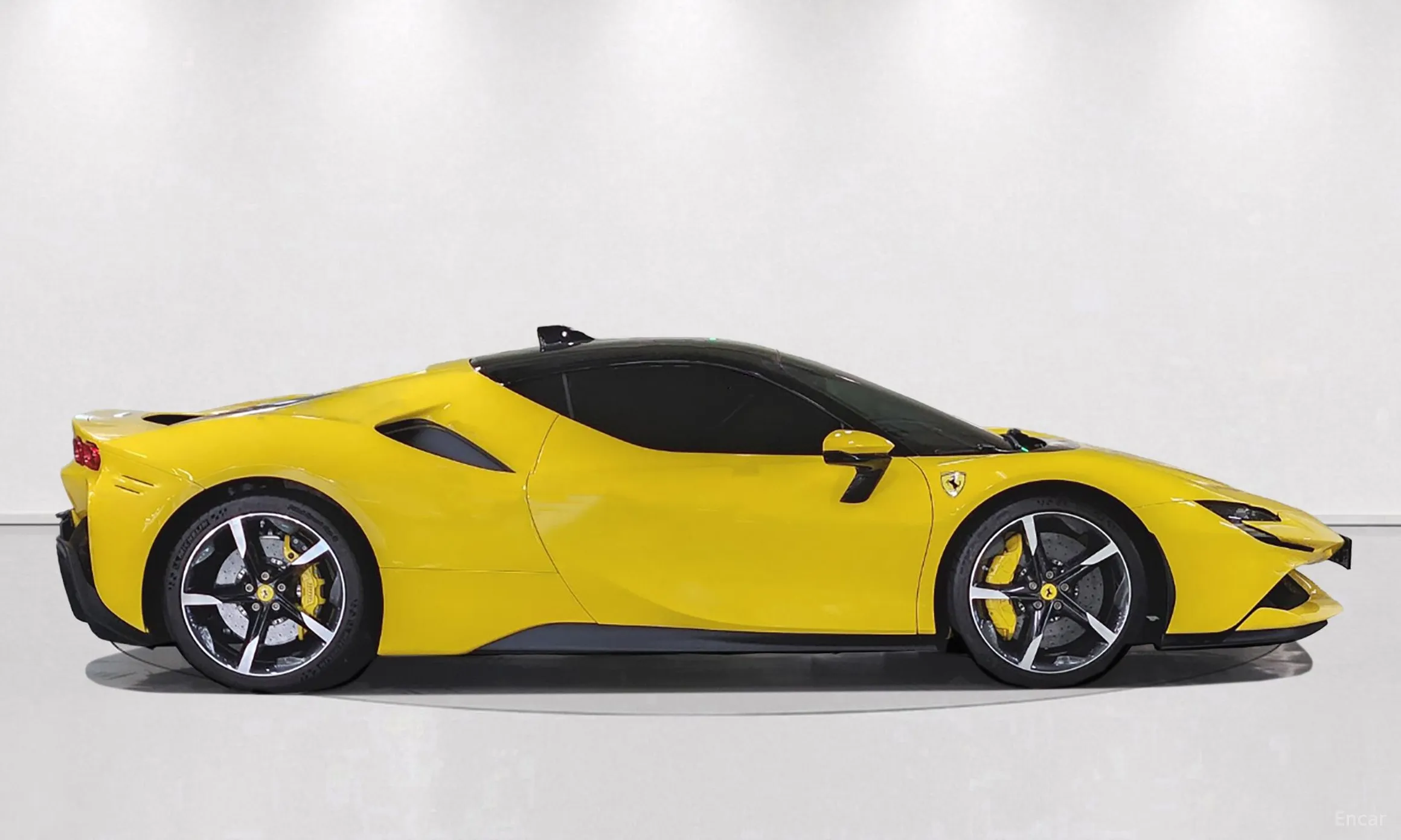 Ferrari SF90 Stradale превью 6