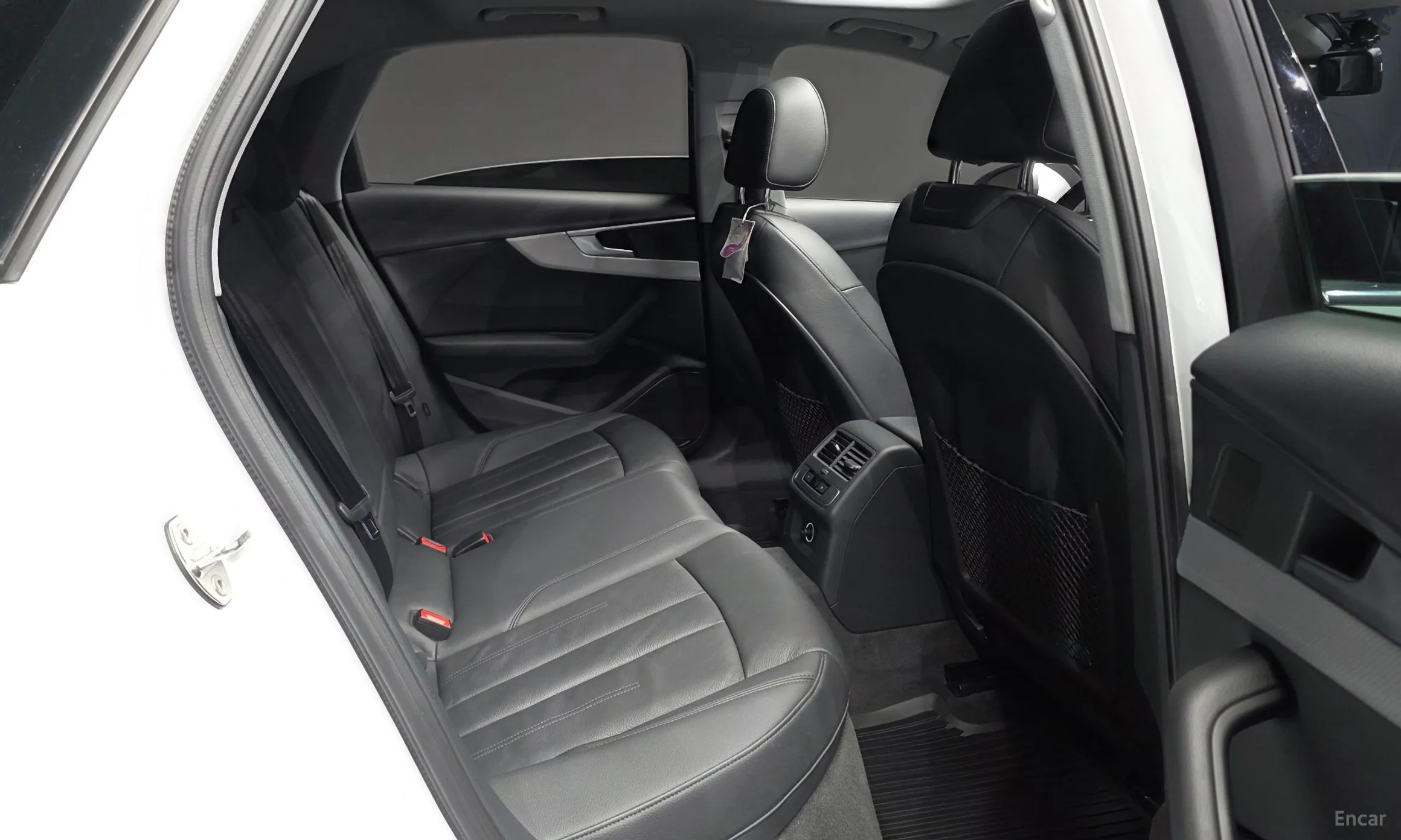 Audi A4 (B9) превью 12