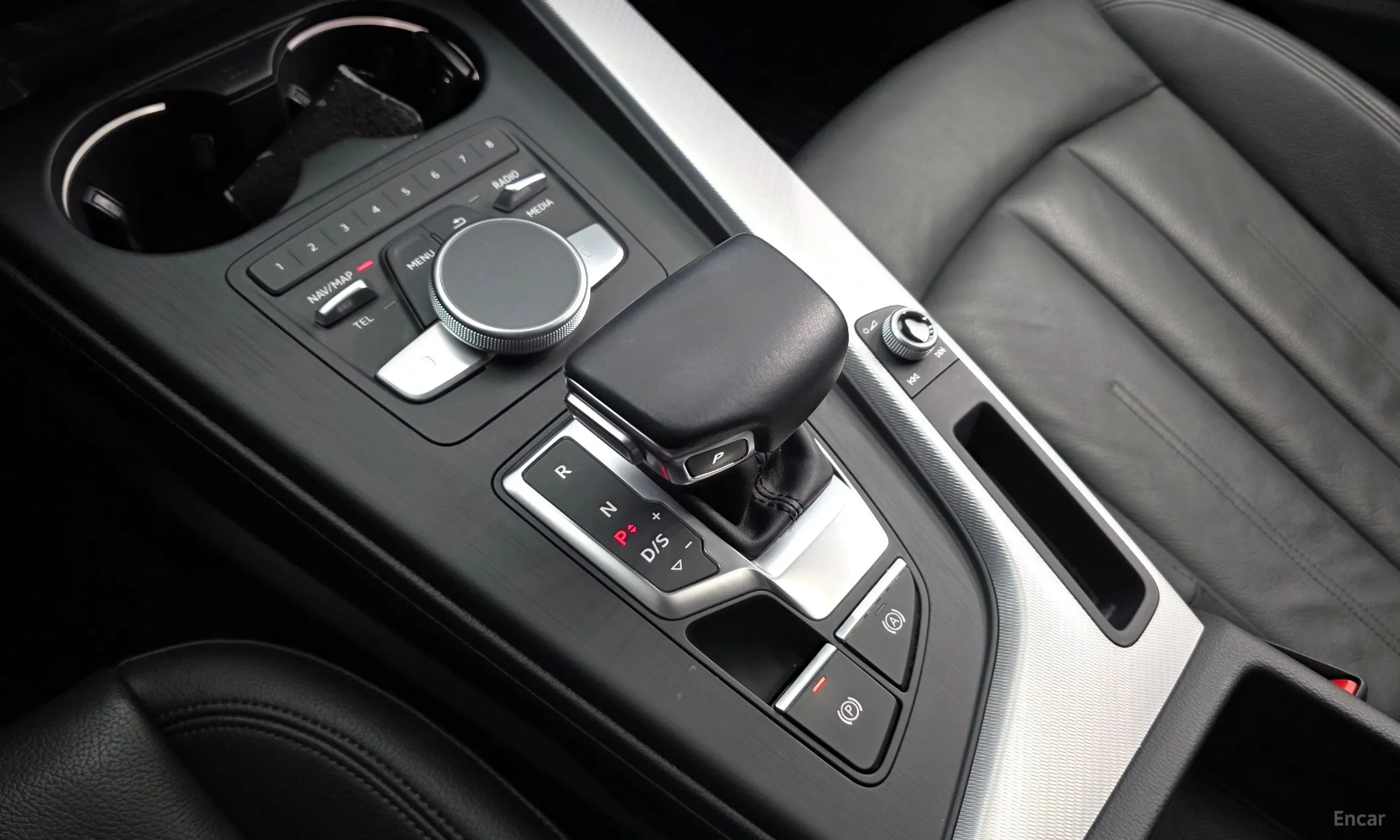 Audi A4 (B9) превью 9